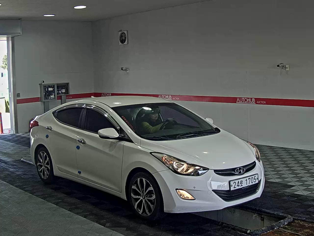 Hyundai  아반떼MD 2013 - Image 2