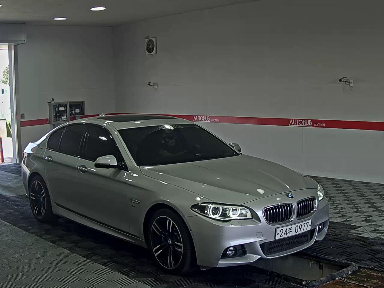 بي إم دبليو الفئة 5 2016 - صورة 2