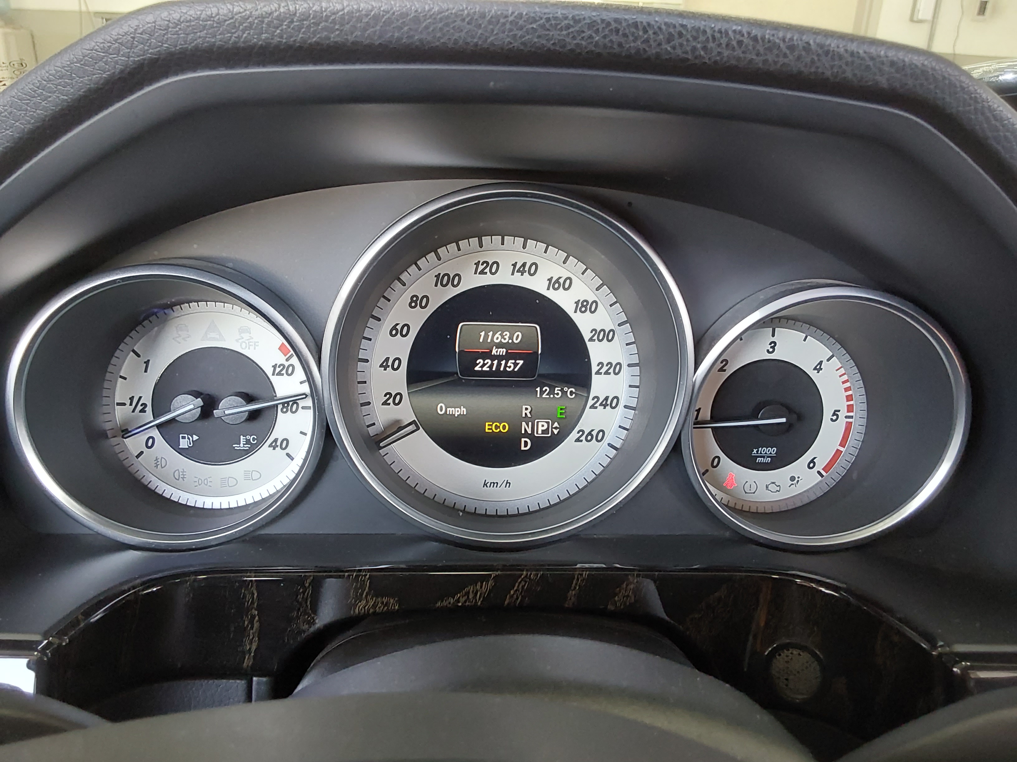 Mercedes-Benz E-Class 2014 - Image 8