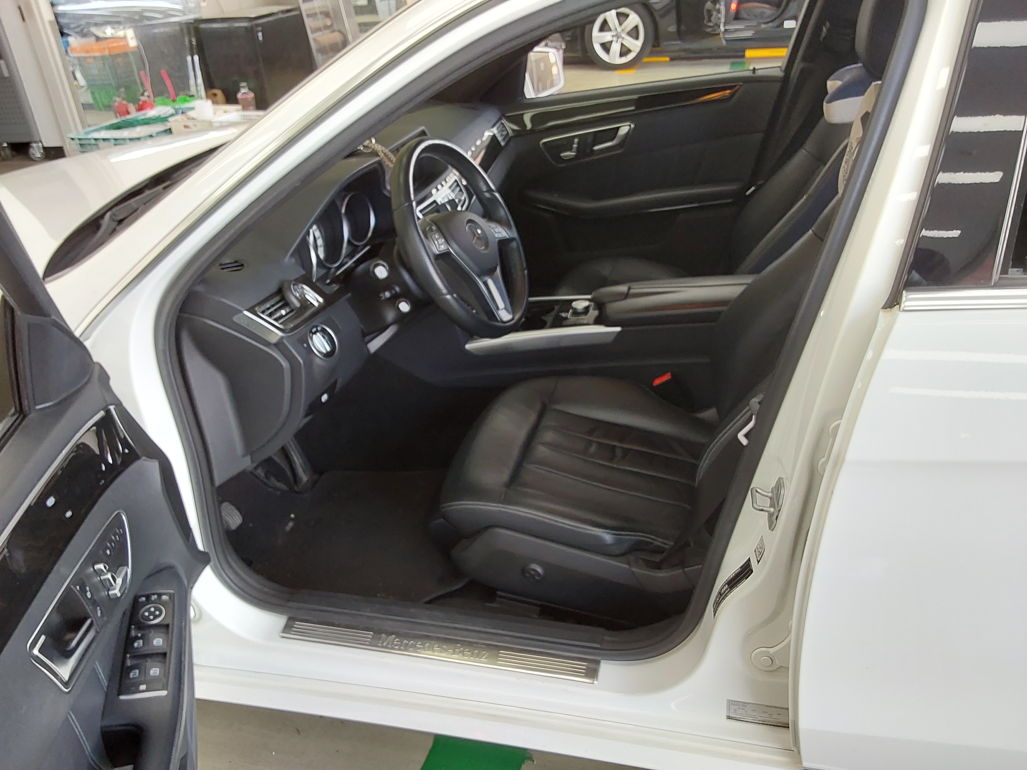 Mercedes-Benz E-Class 2014 - Image 9