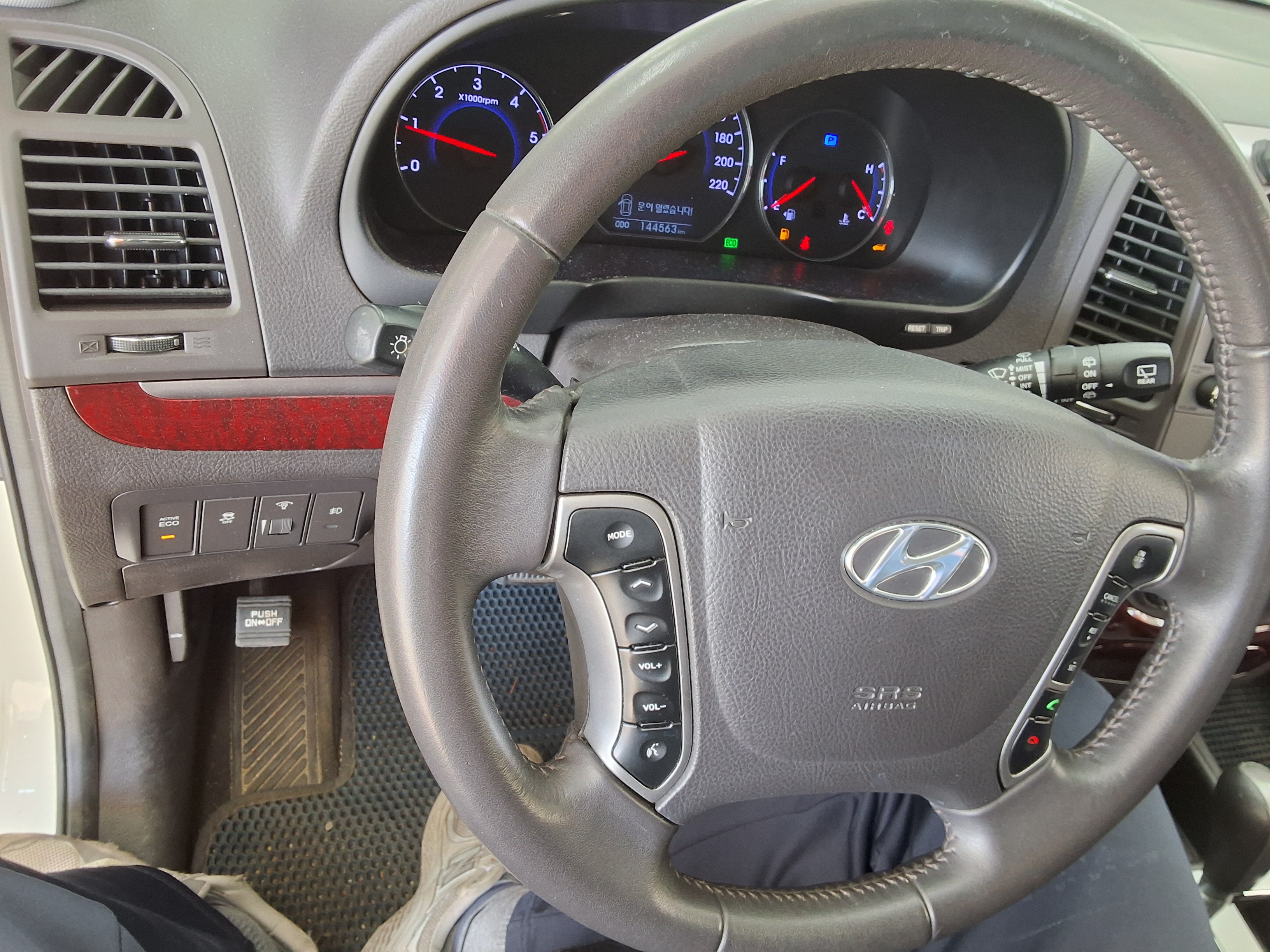 هيونداي سانتافي 2011 - صورة 16