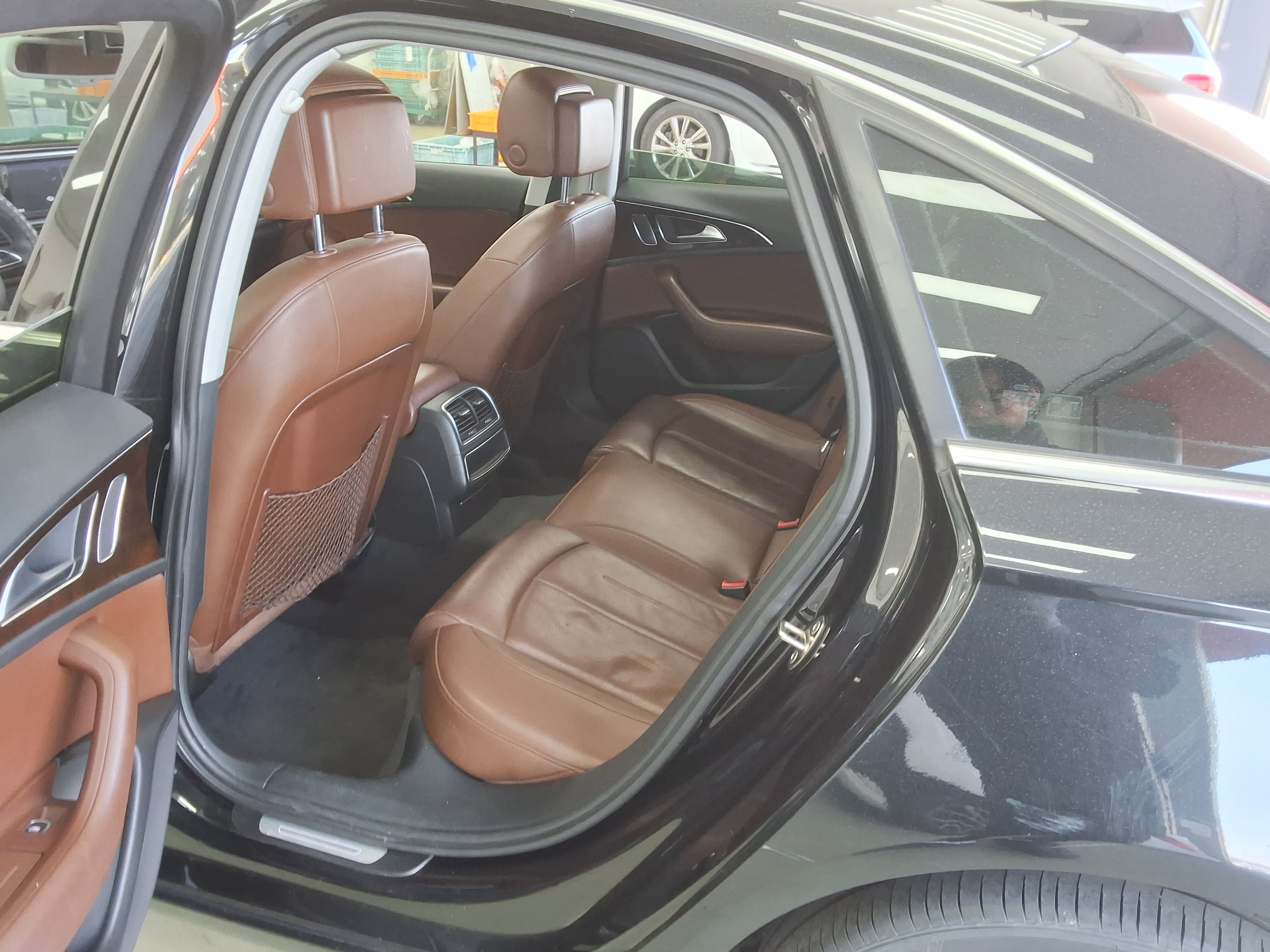 أودي A6 2014 - صورة 11