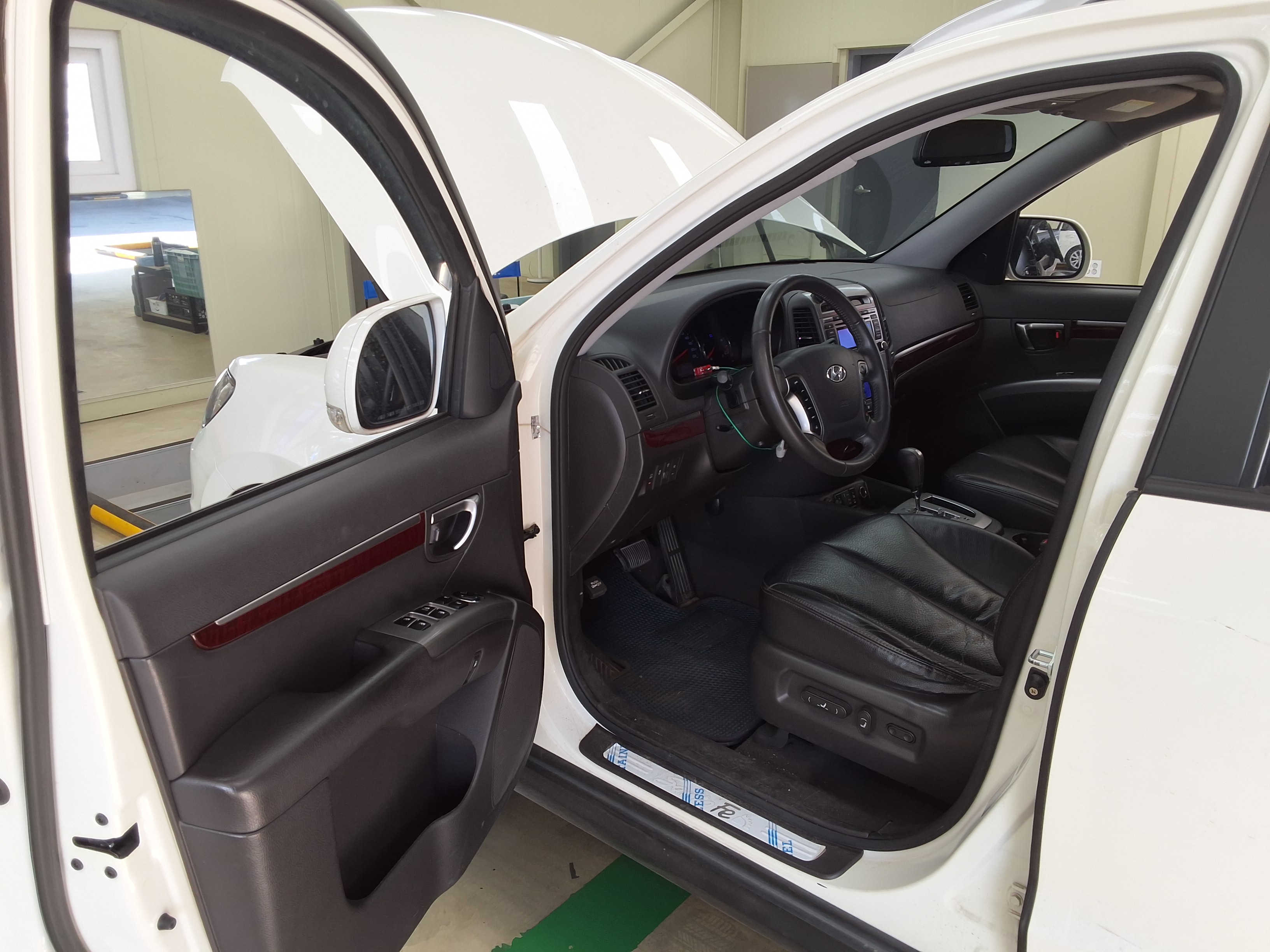 هيونداي سانتافي 2011 - صورة 9