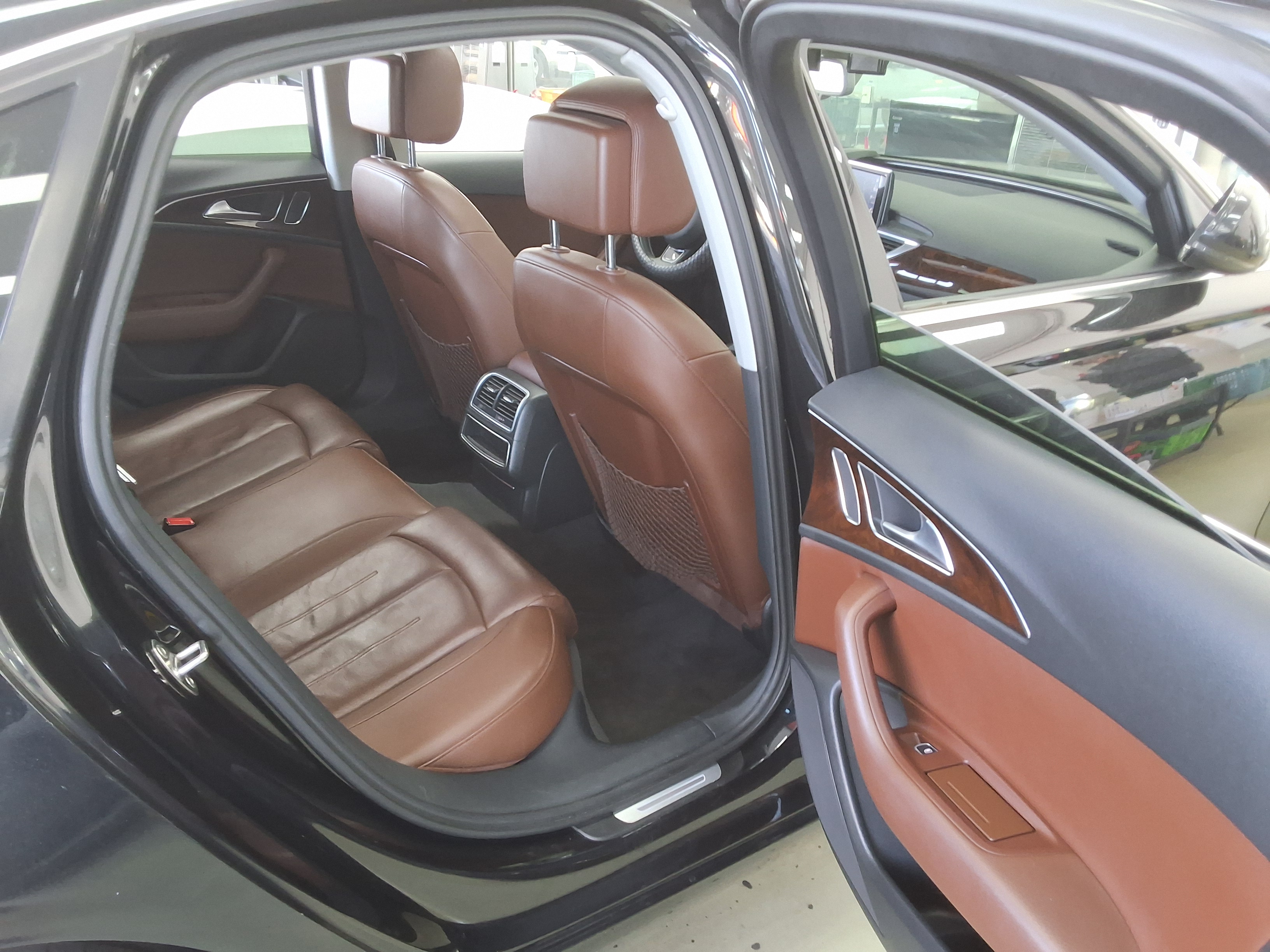 أودي A6 2014 - صورة 12