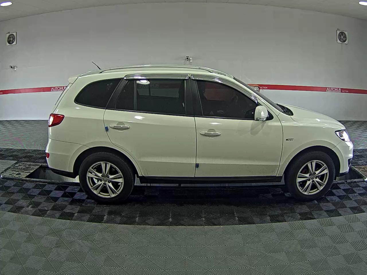 هيونداي سانتافي 2011 - صورة 3