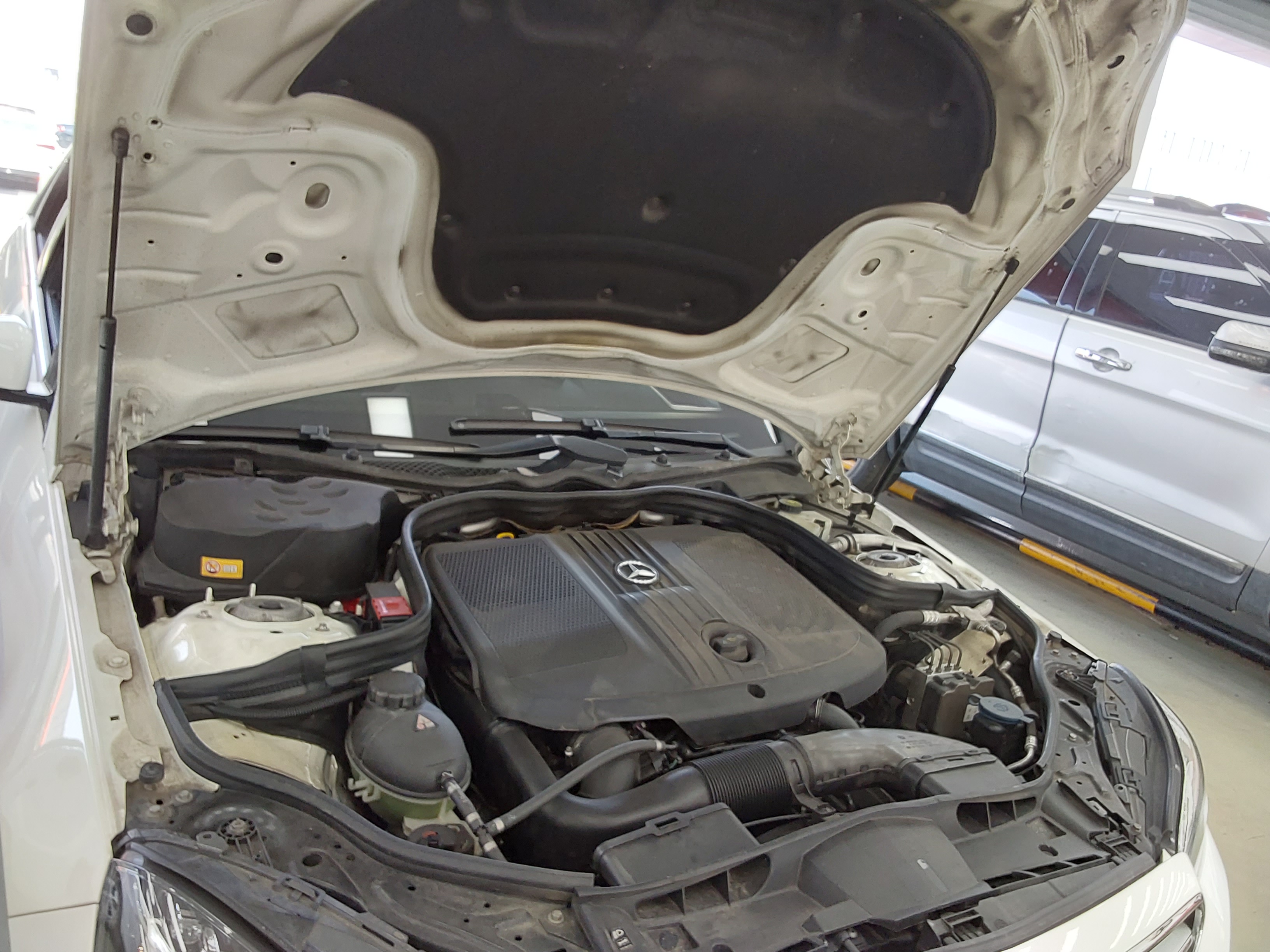 Mercedes-Benz E-Class 2014 - Image 19