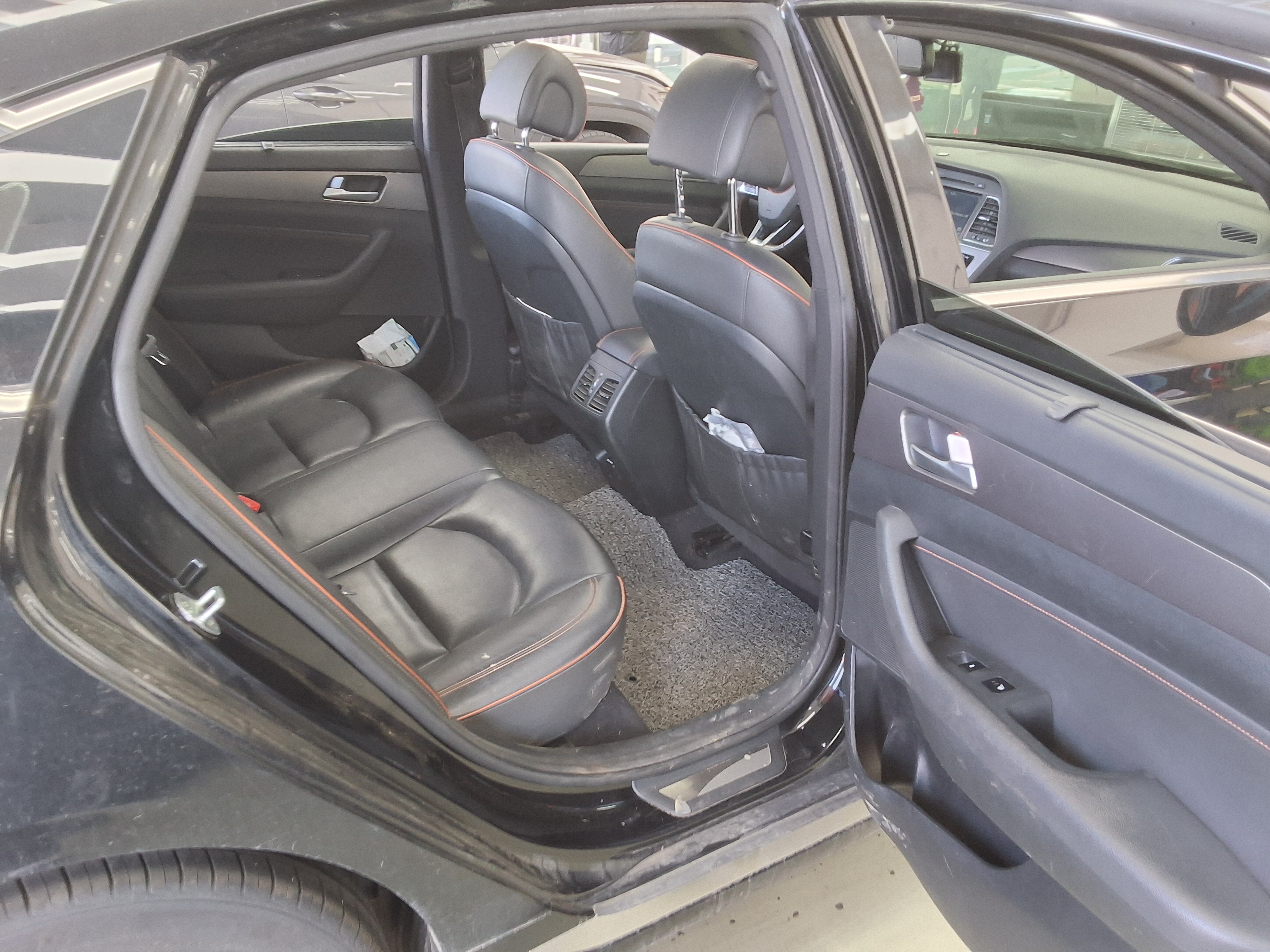 Hyundai  LF쏘나타 2015 - Image 12