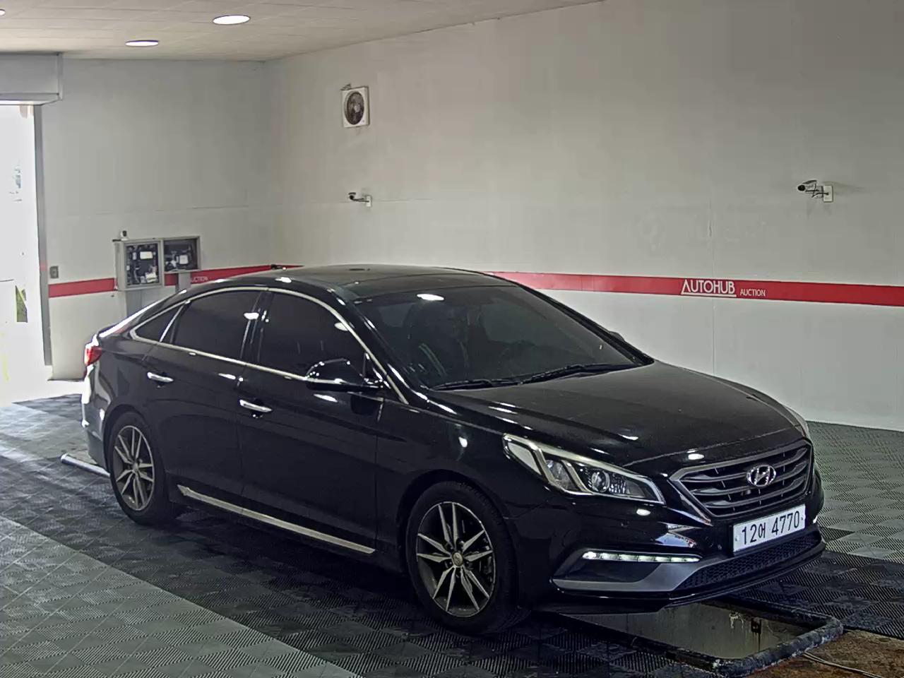 Hyundai  LF쏘나타 2015 - Image 2