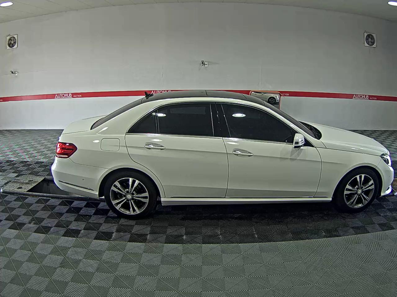 Mercedes-Benz E-Class 2014 - Image 3