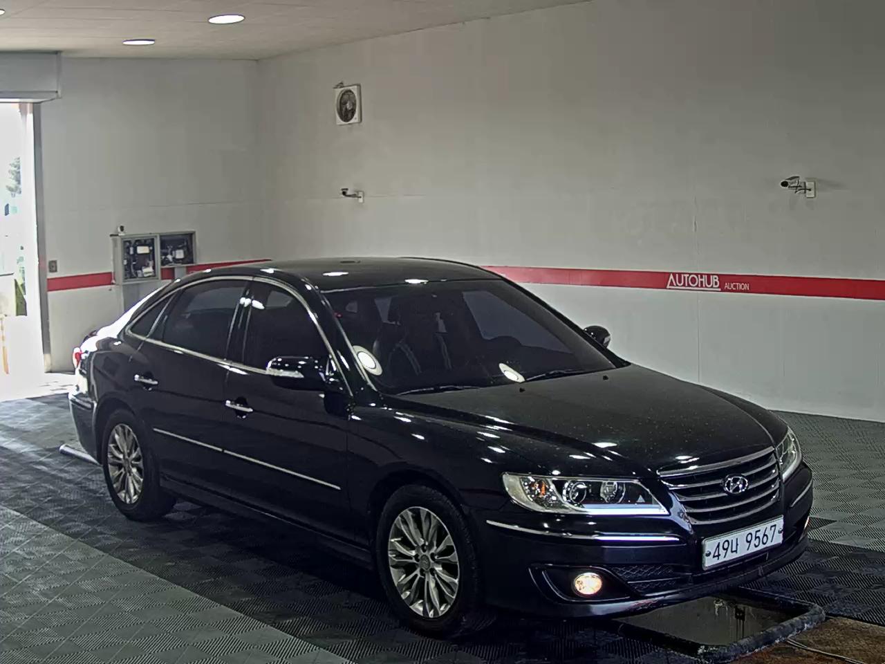 Hyundai Grandeur 2010 - Image 2