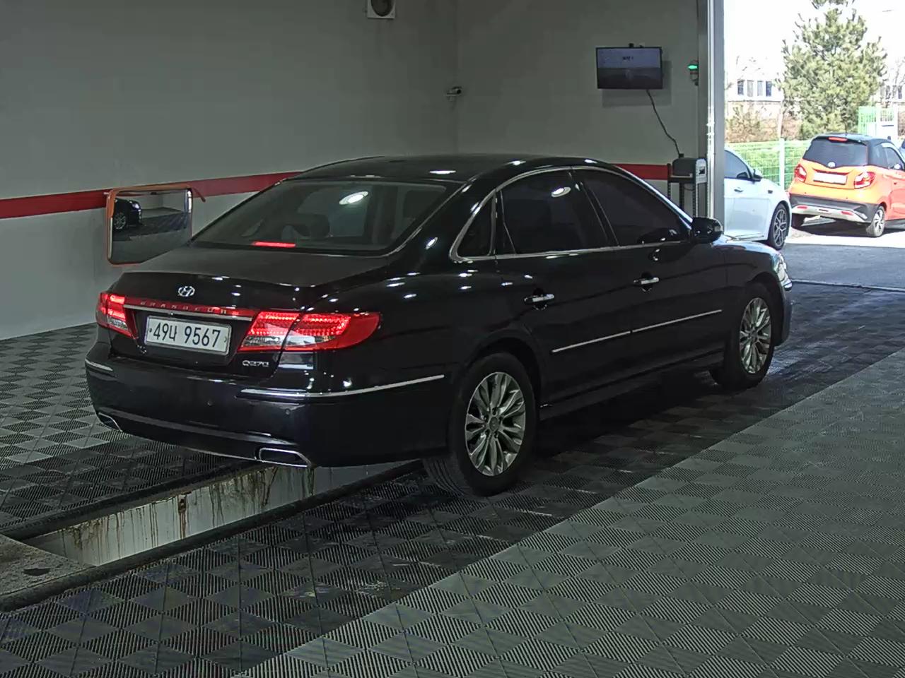Hyundai Grandeur 2010 - Image 4