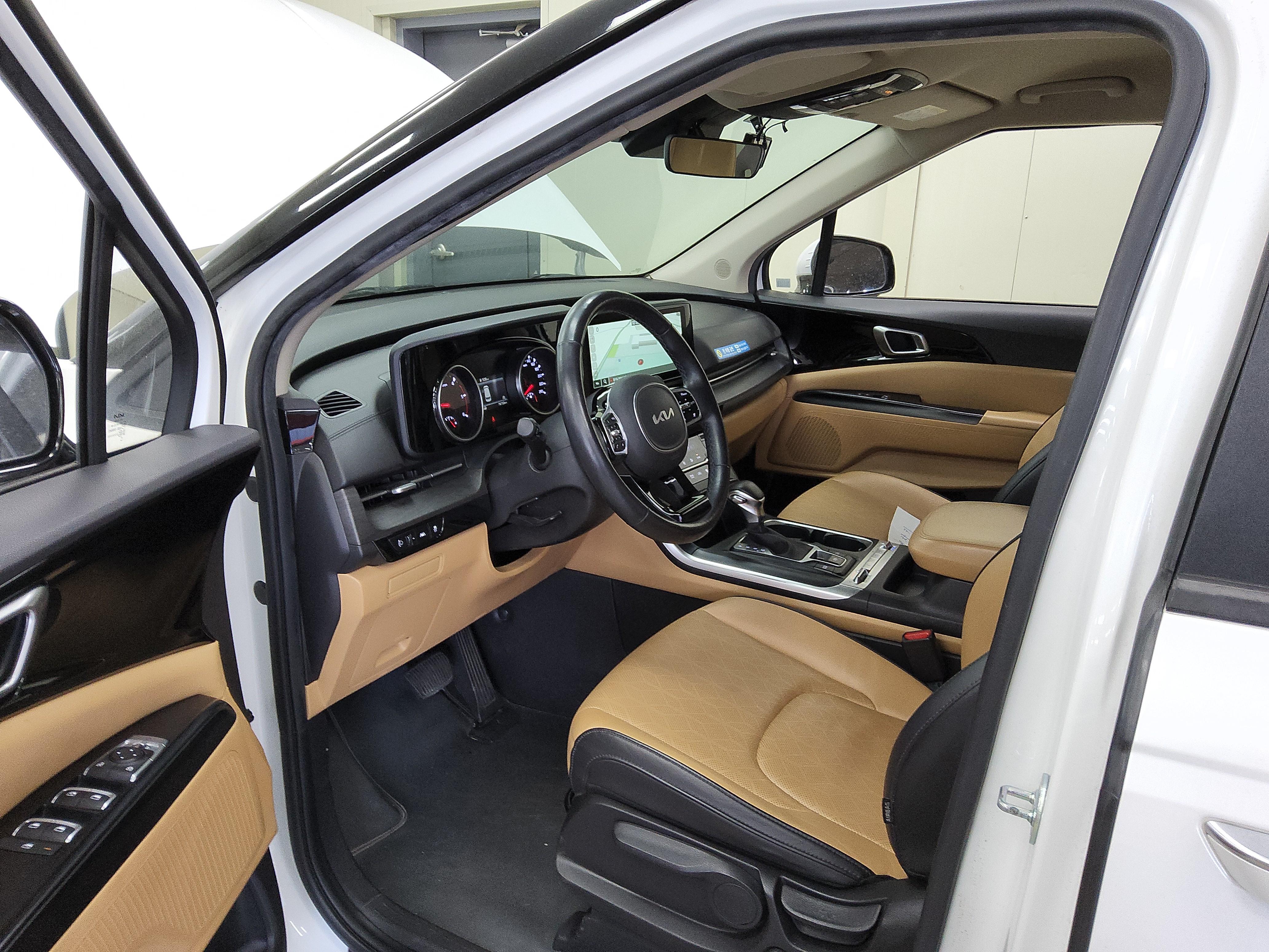 Kia Carnival 2023 - Image 10