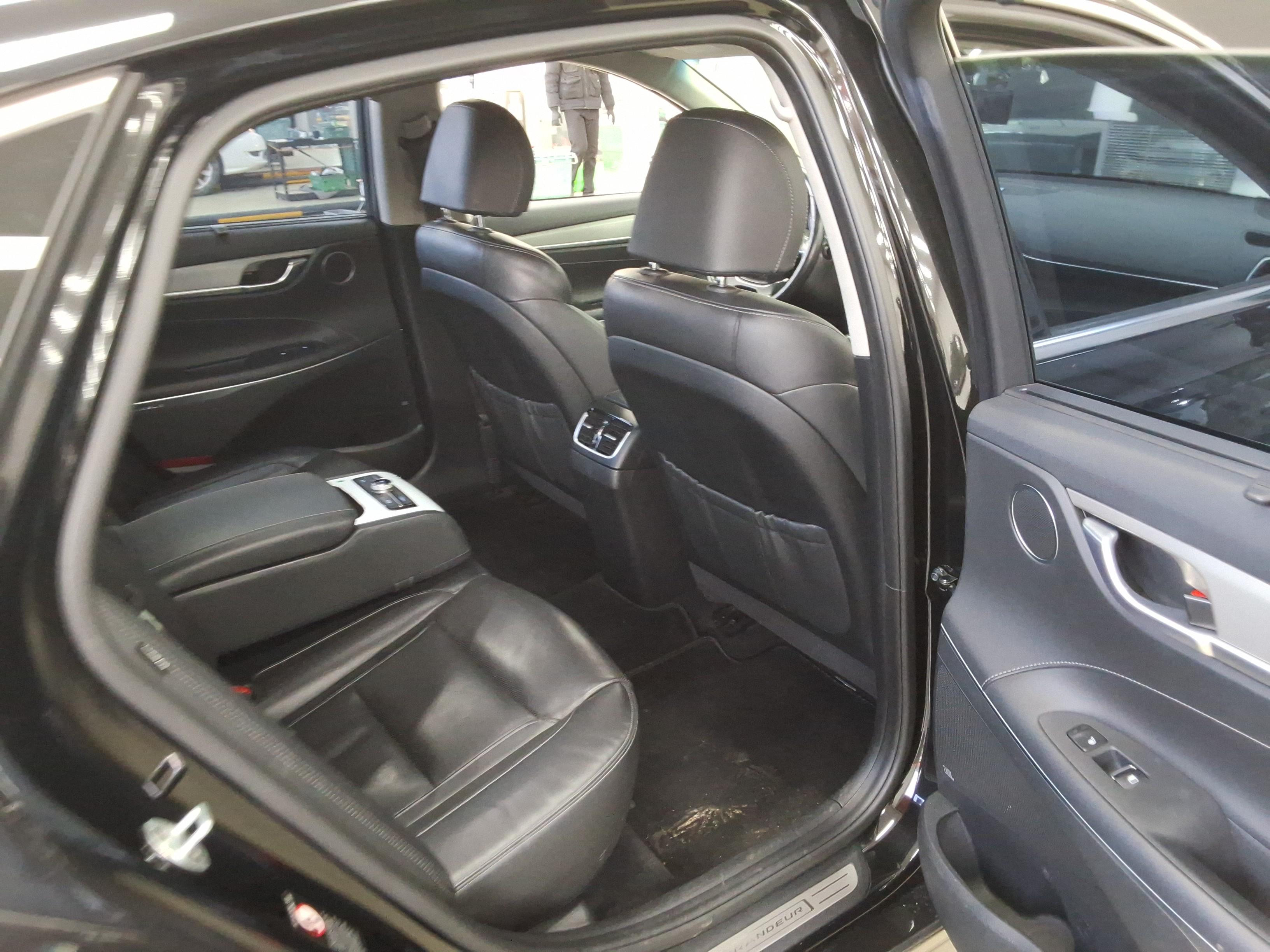 Hyundai Grandeur 2019 - Image 13