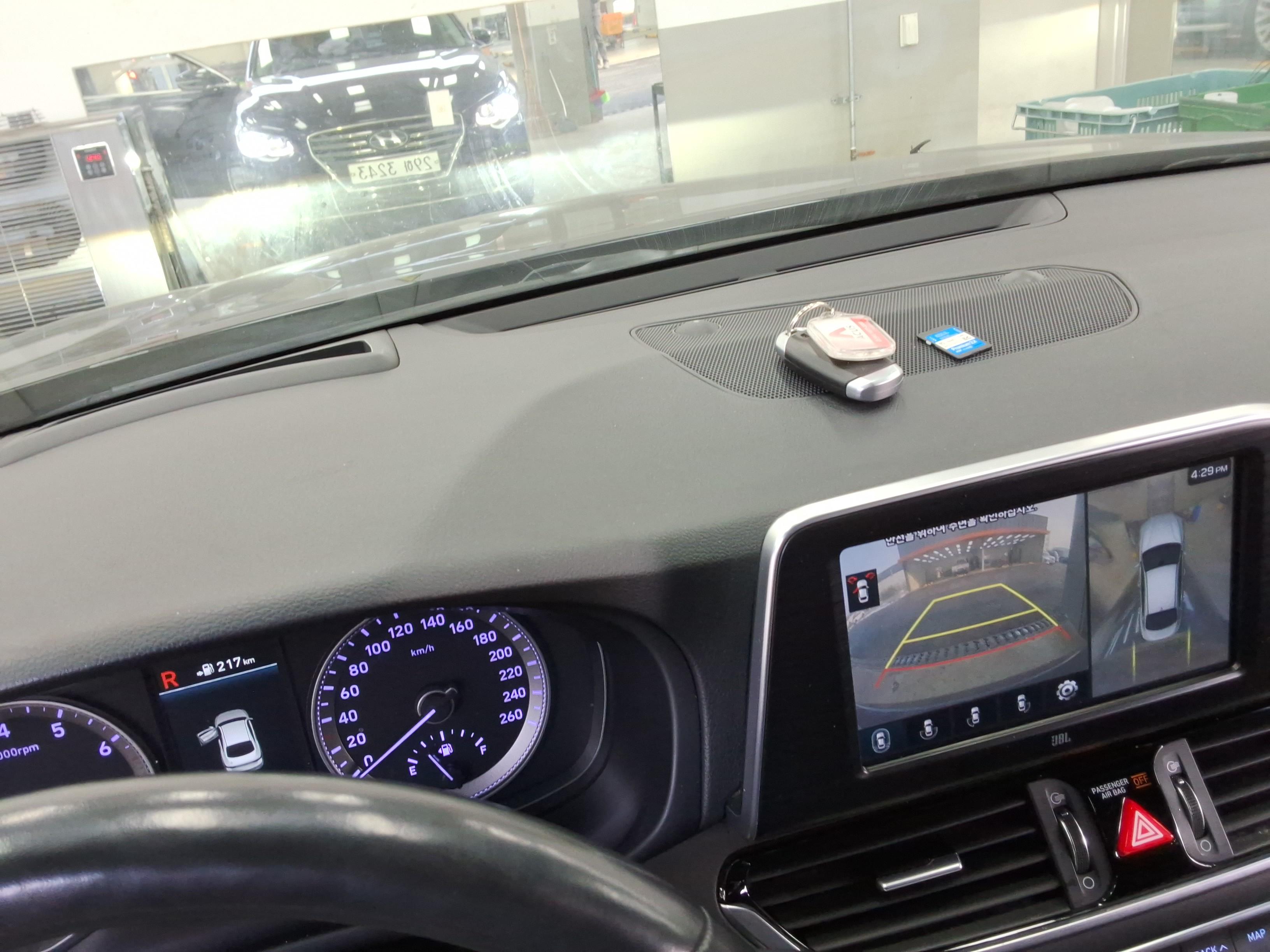 Hyundai Grandeur 2019 - Image 19