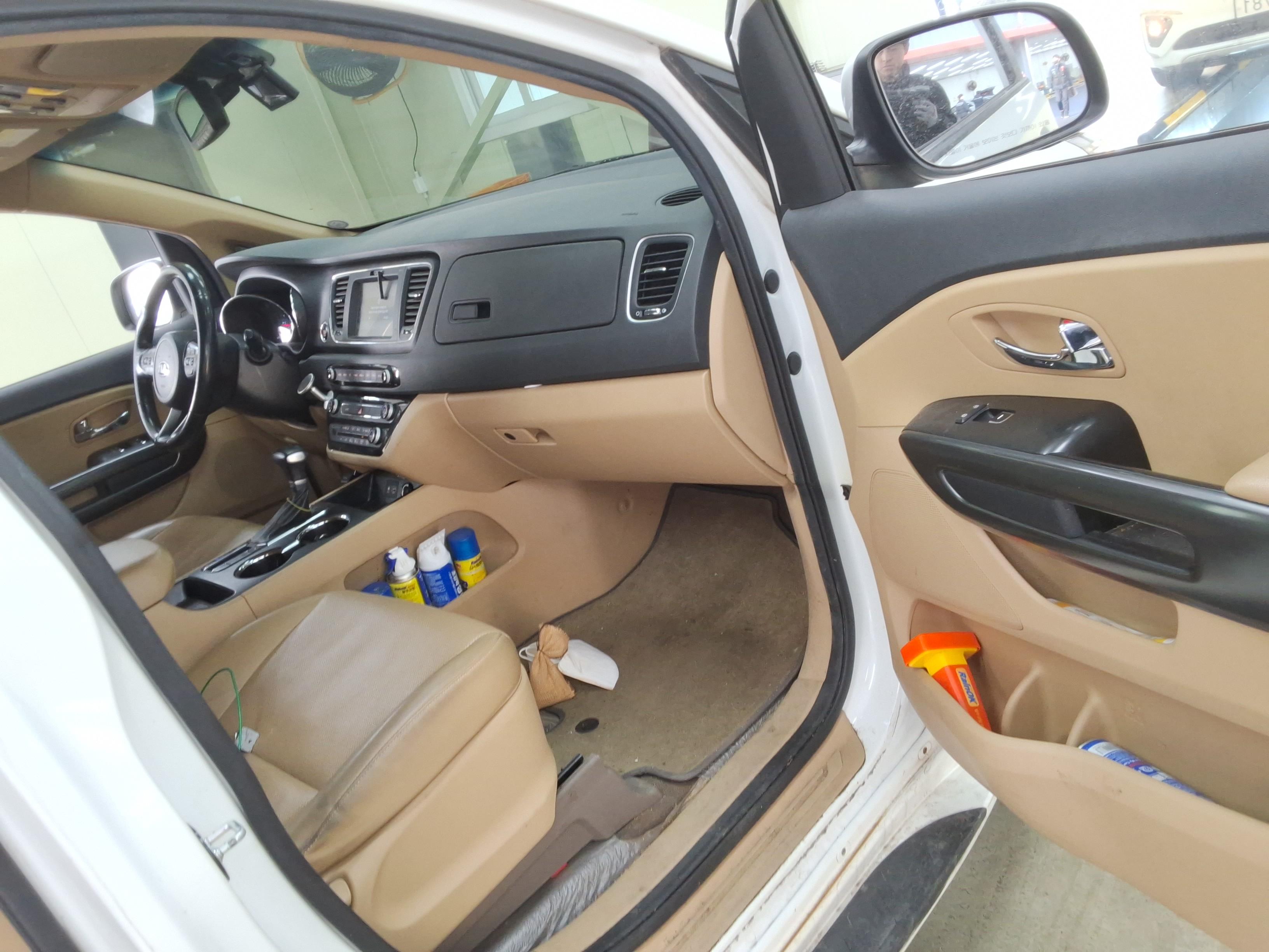 Kia New Carnival 2020 - Image 14