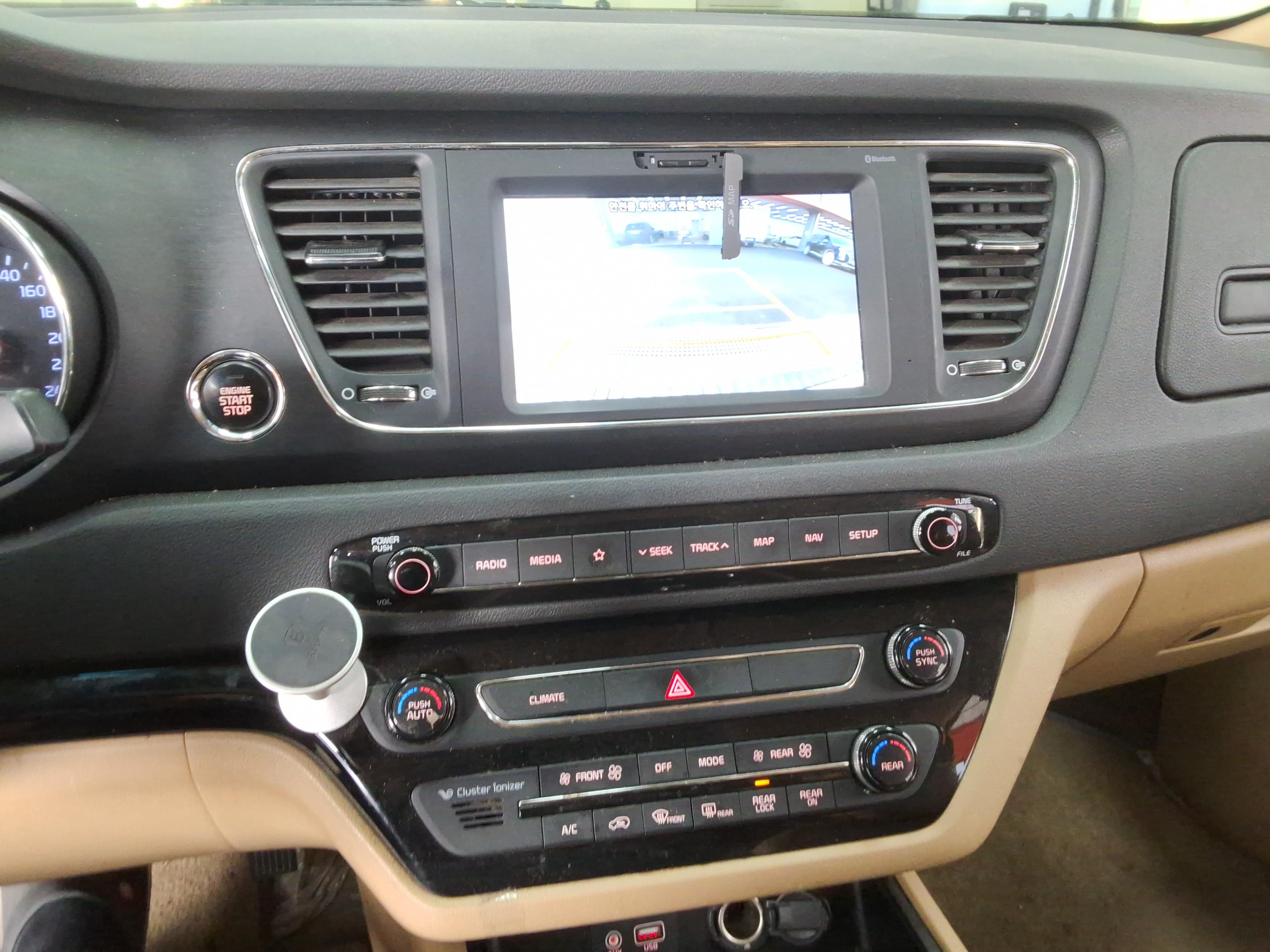 Kia New Carnival 2020 - Image 16