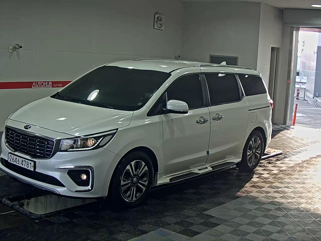 Kia New Carnival