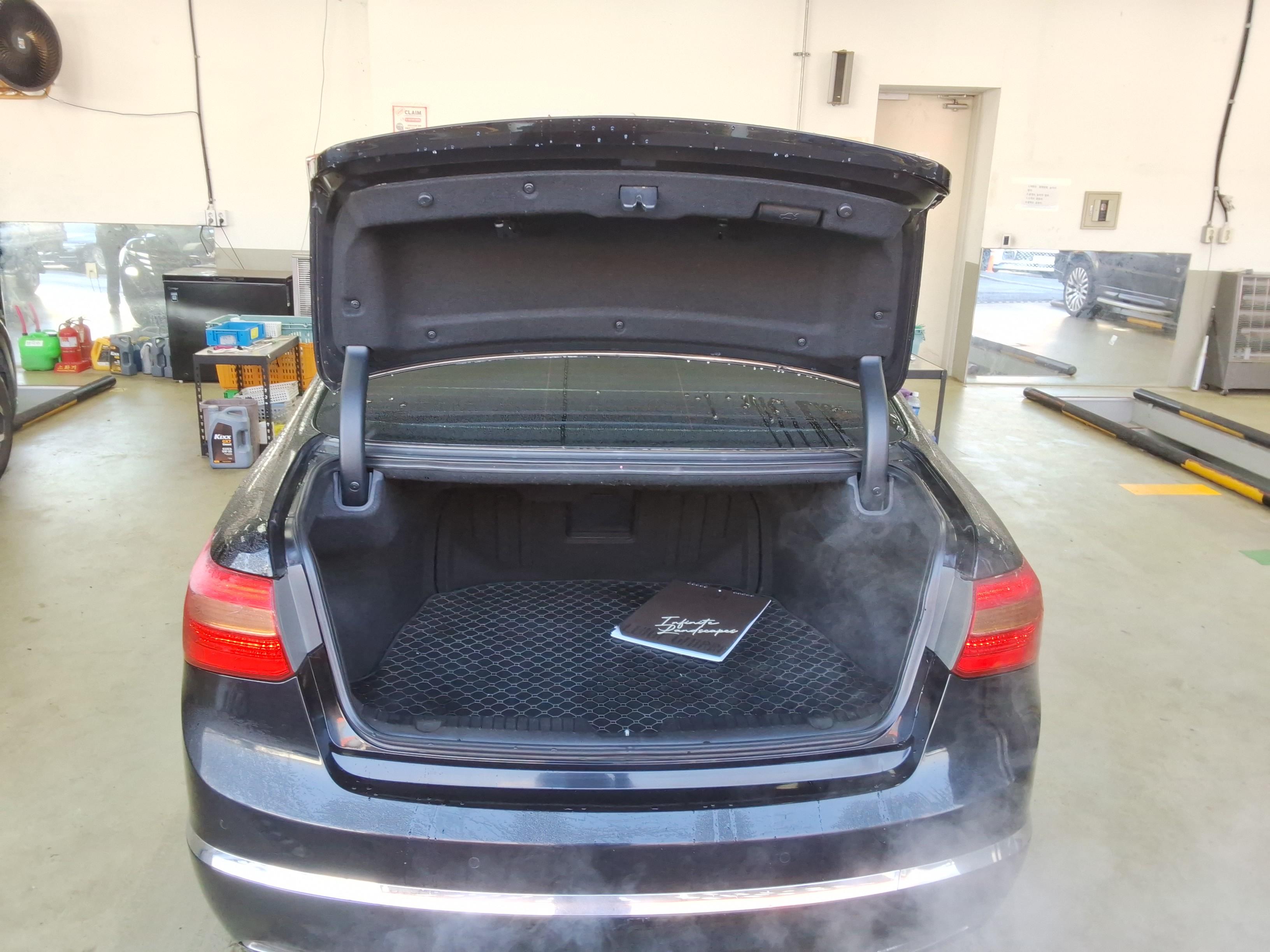 Kia K7 2011 - Image 12