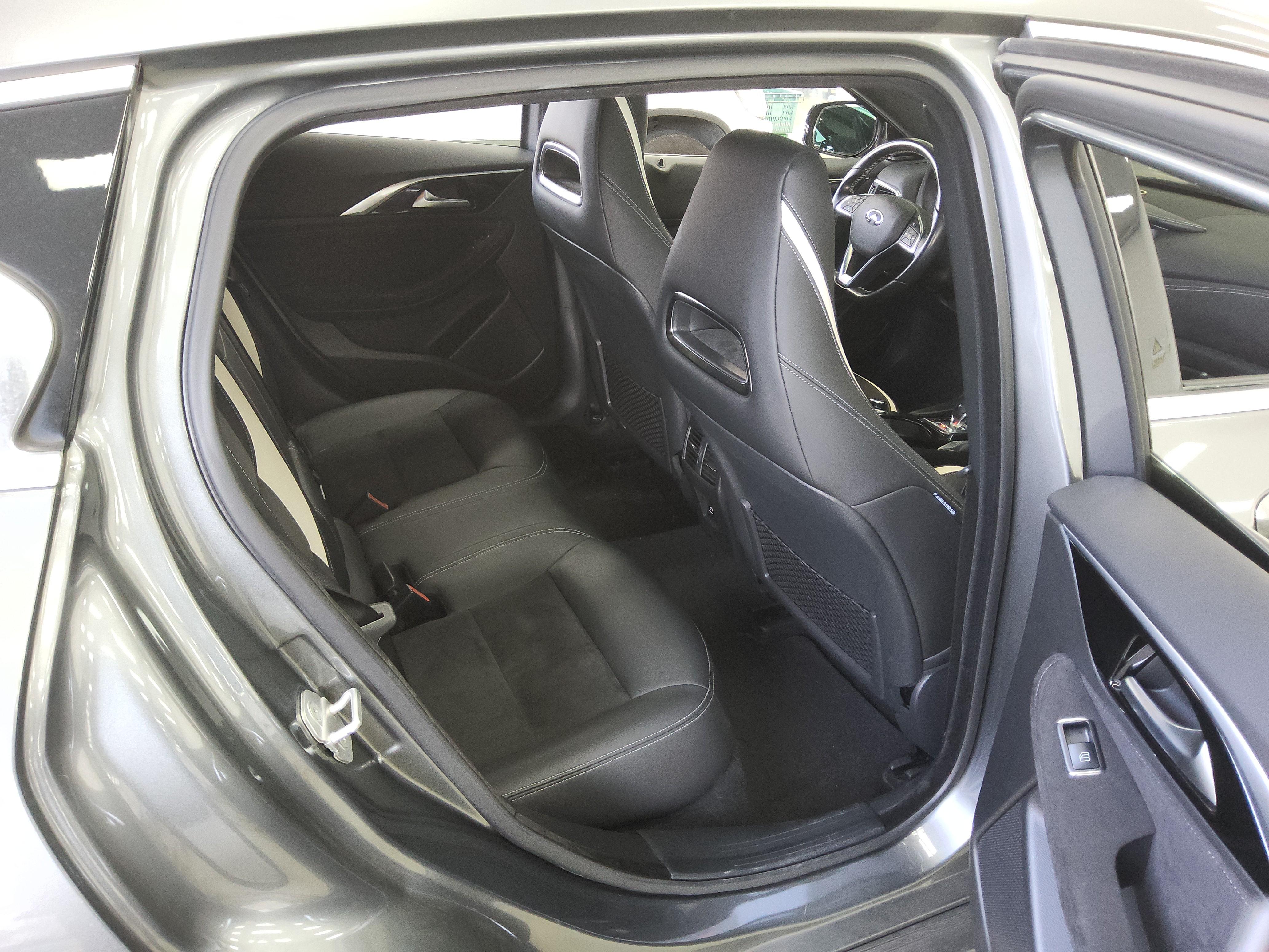 إنفينيتي Q30 2017 - صورة 12