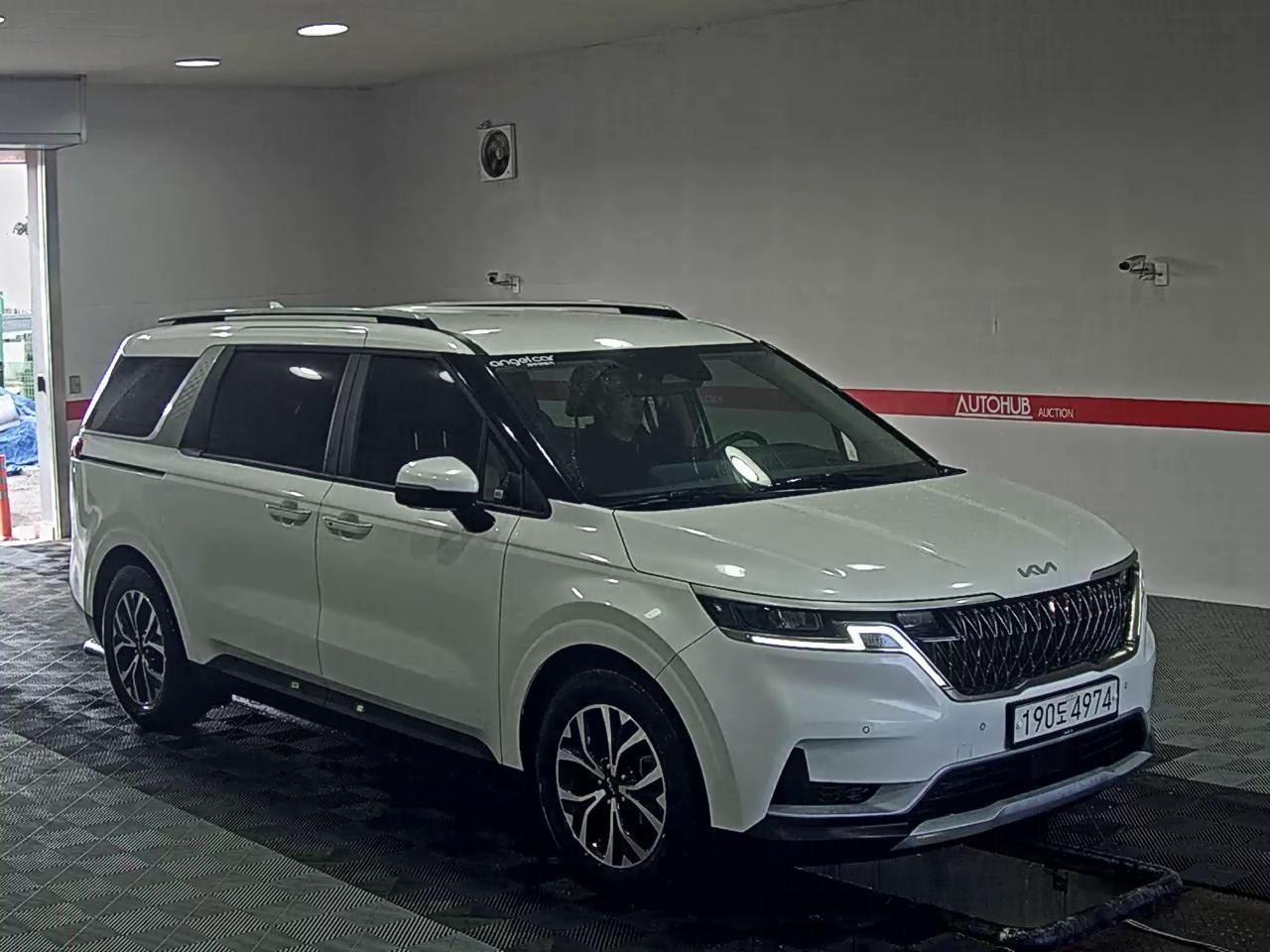 Kia Carnival 2023 - Image 2