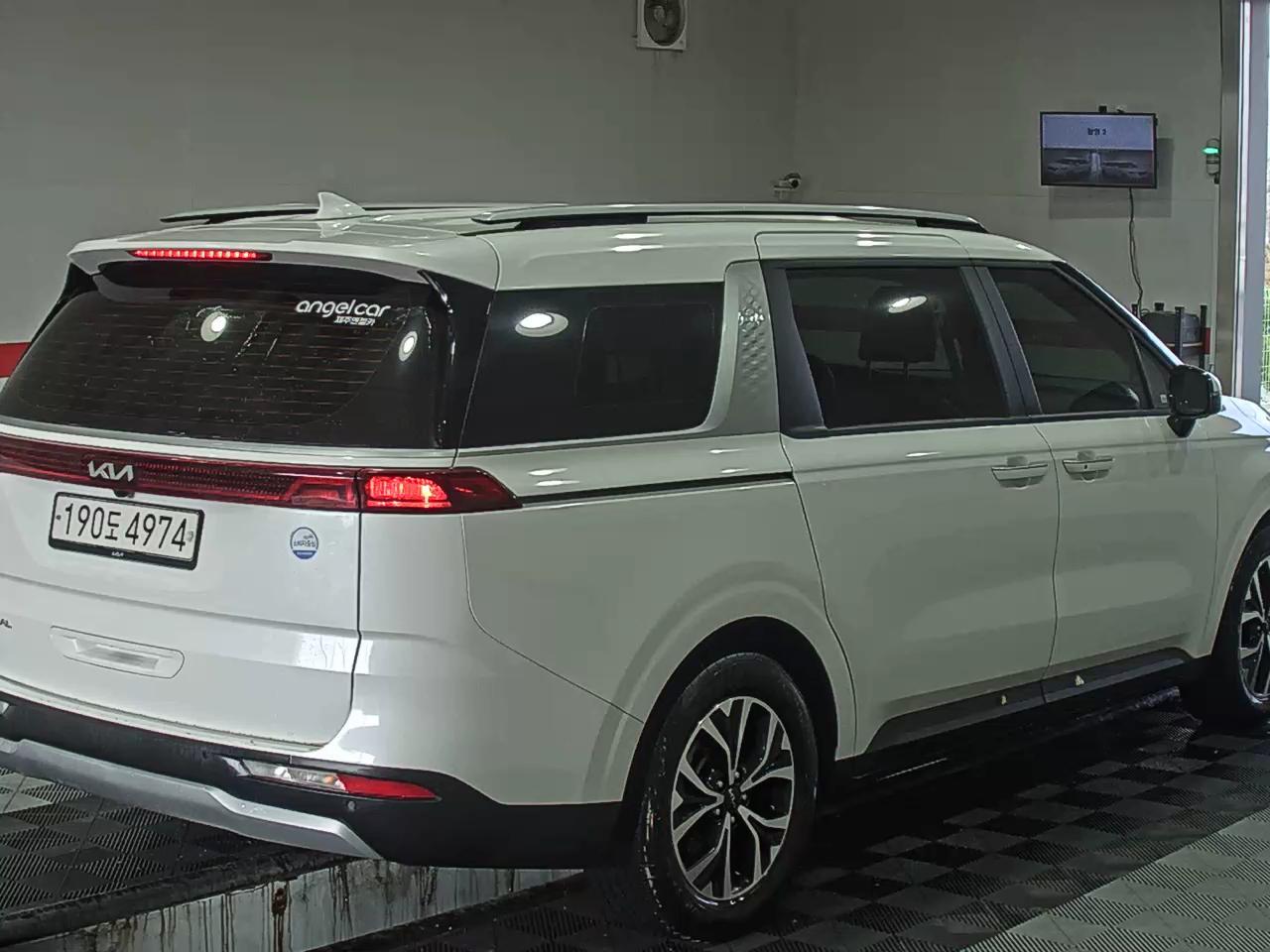 Kia Carnival 2023 - Image 4