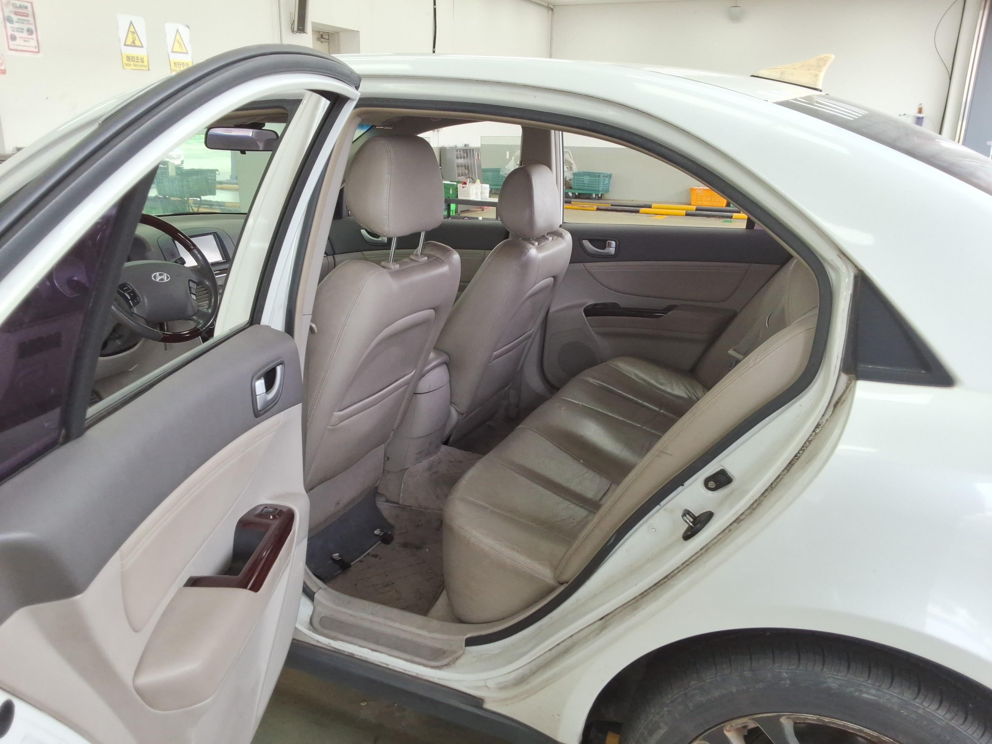 Hyundai Sonata 2007 - Image 10