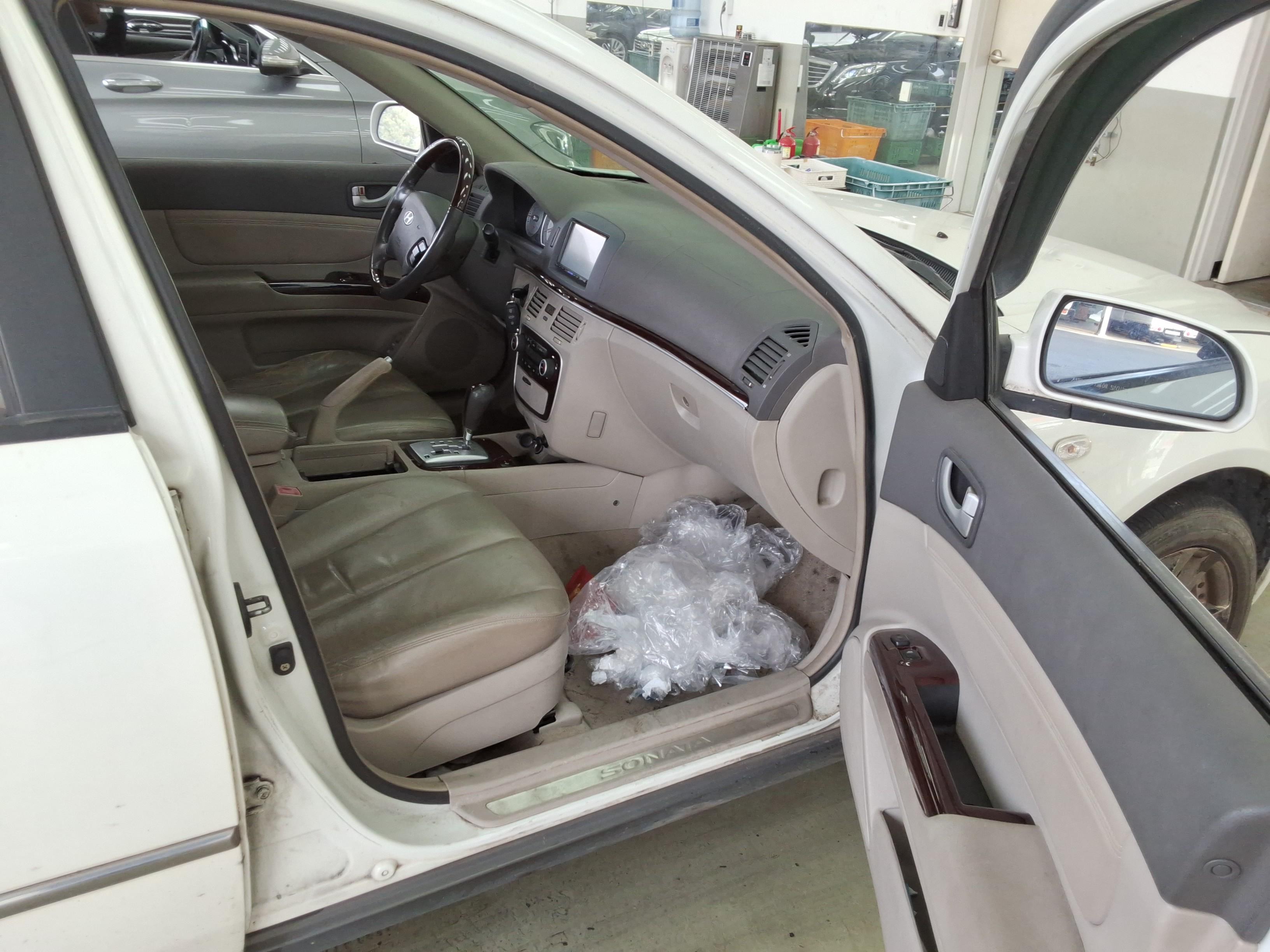 Hyundai Sonata 2007 - Image 12