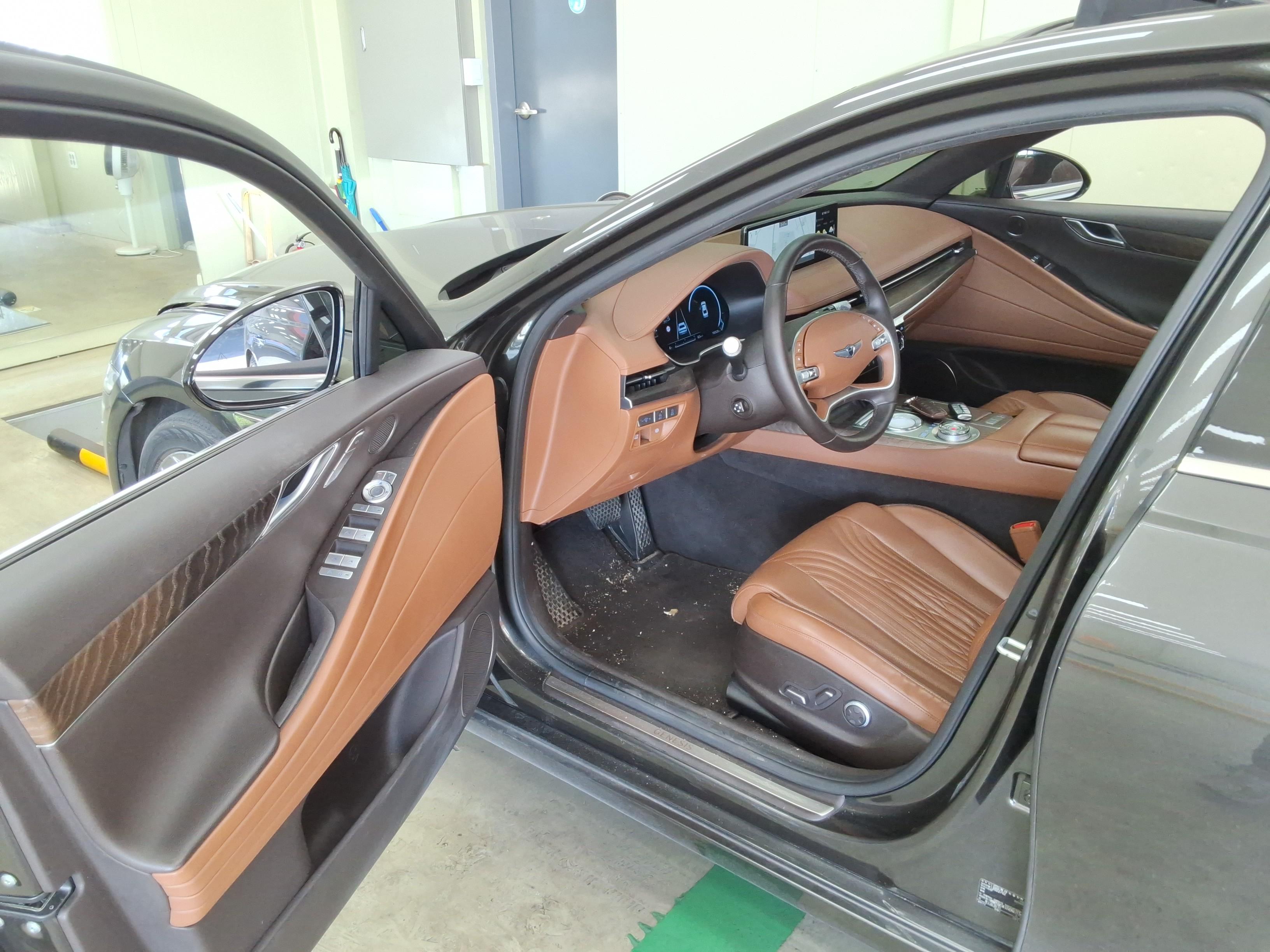 Genesis G80 2022 - Image 9