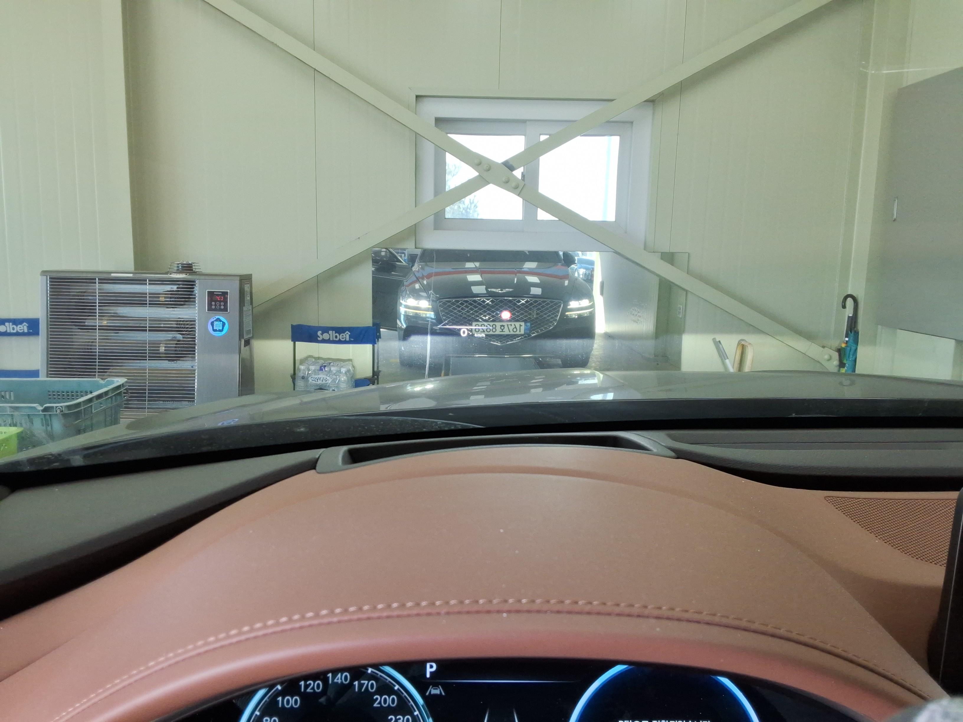 Genesis G80 2022 - Image 18