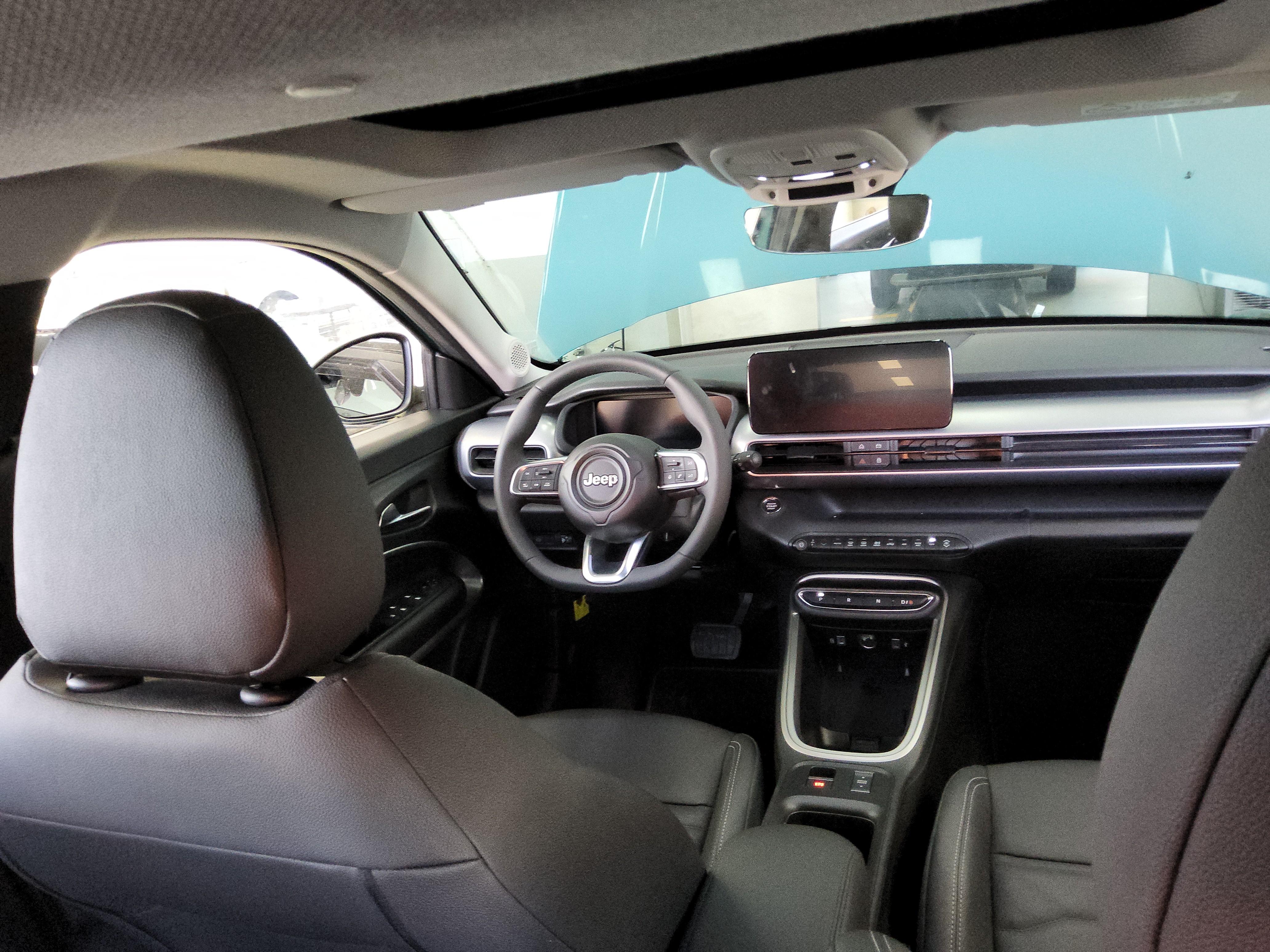 Dodge Avenger 2024 - Image 13