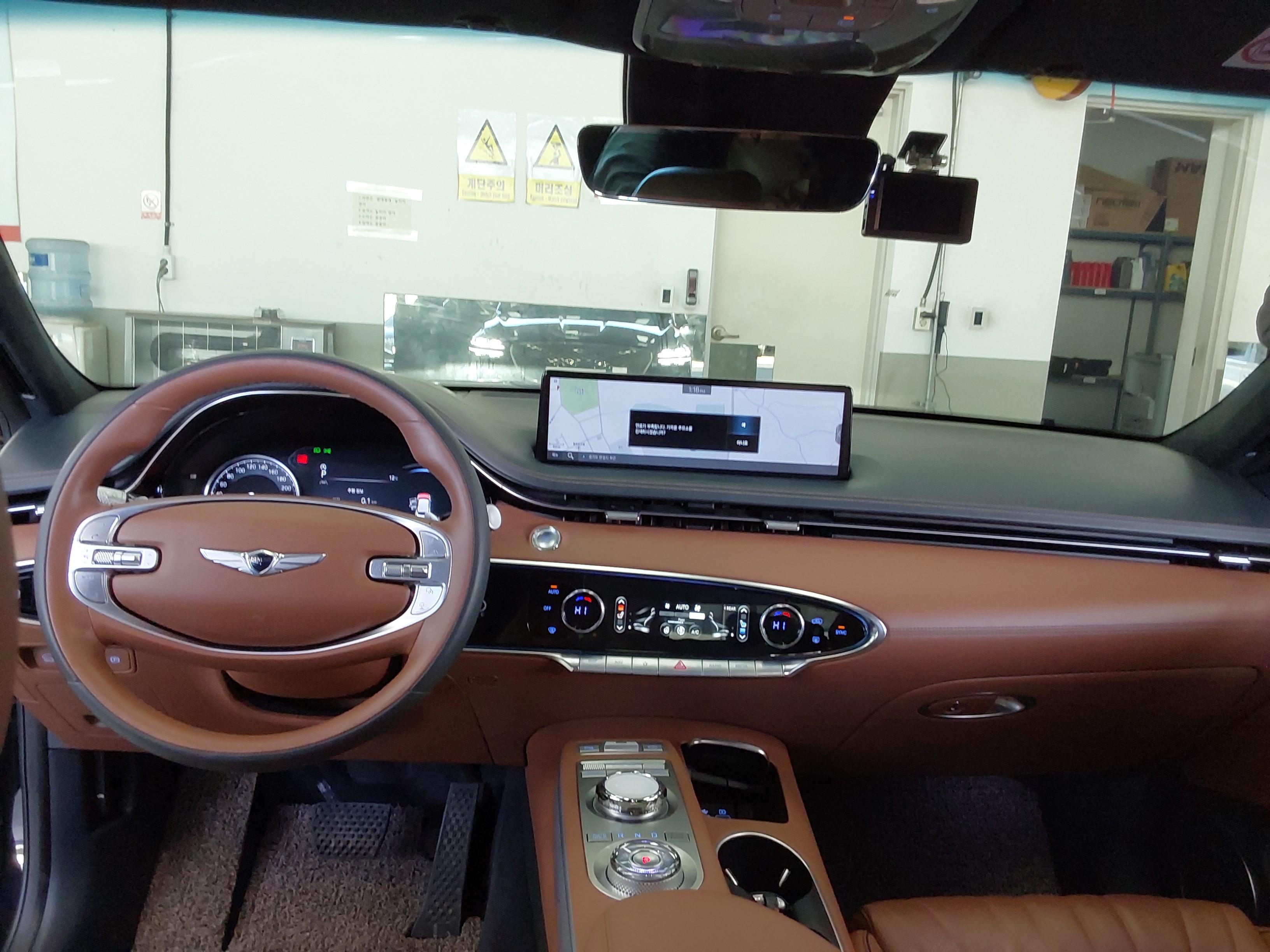 جينيسيس GV70 2023 - صورة 10