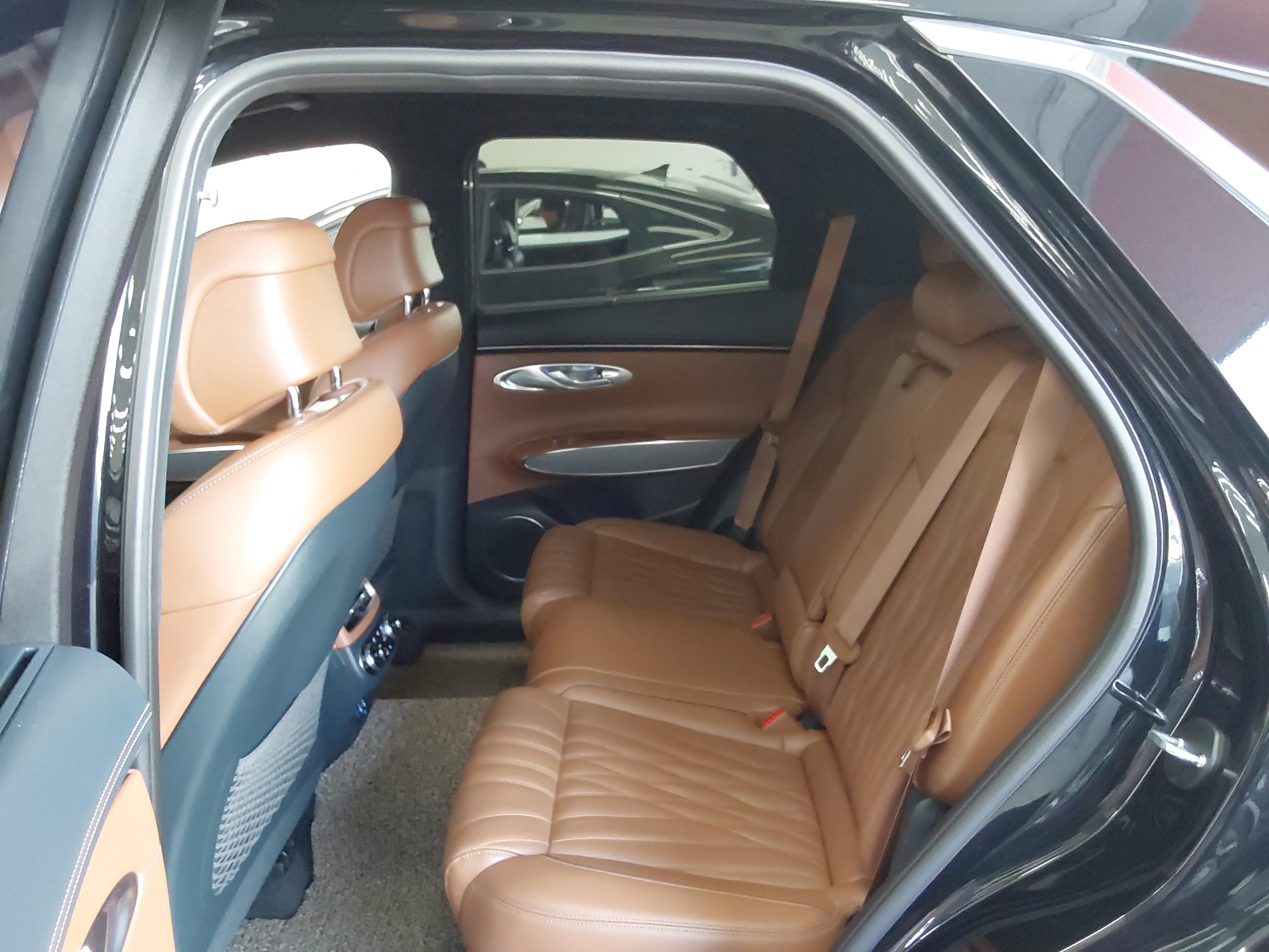 جينيسيس GV70 2023 - صورة 11