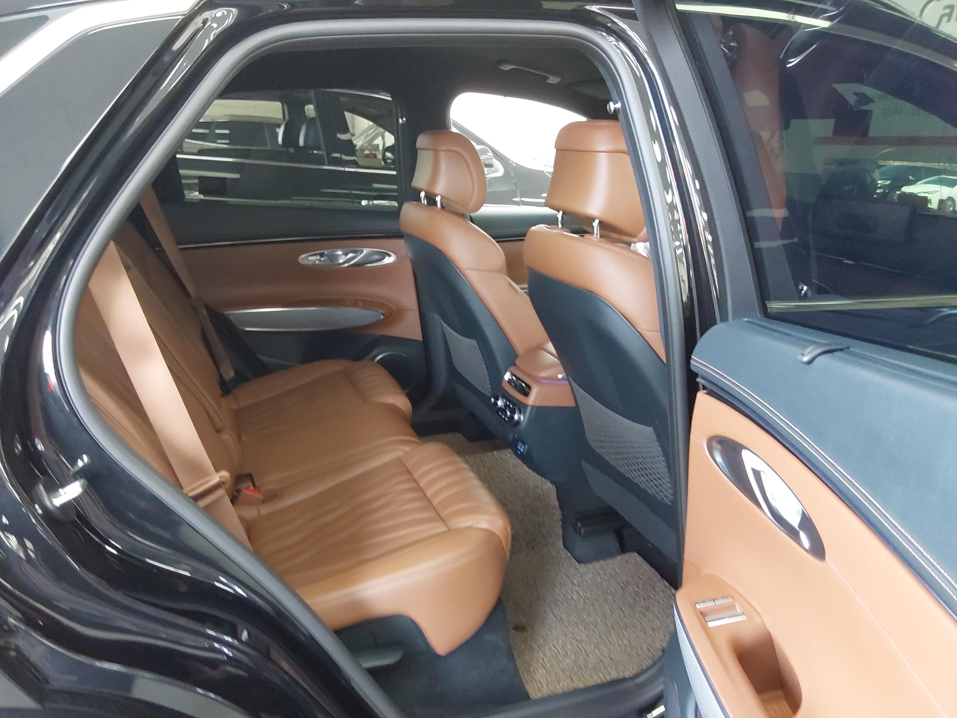 جينيسيس GV70 2023 - صورة 13