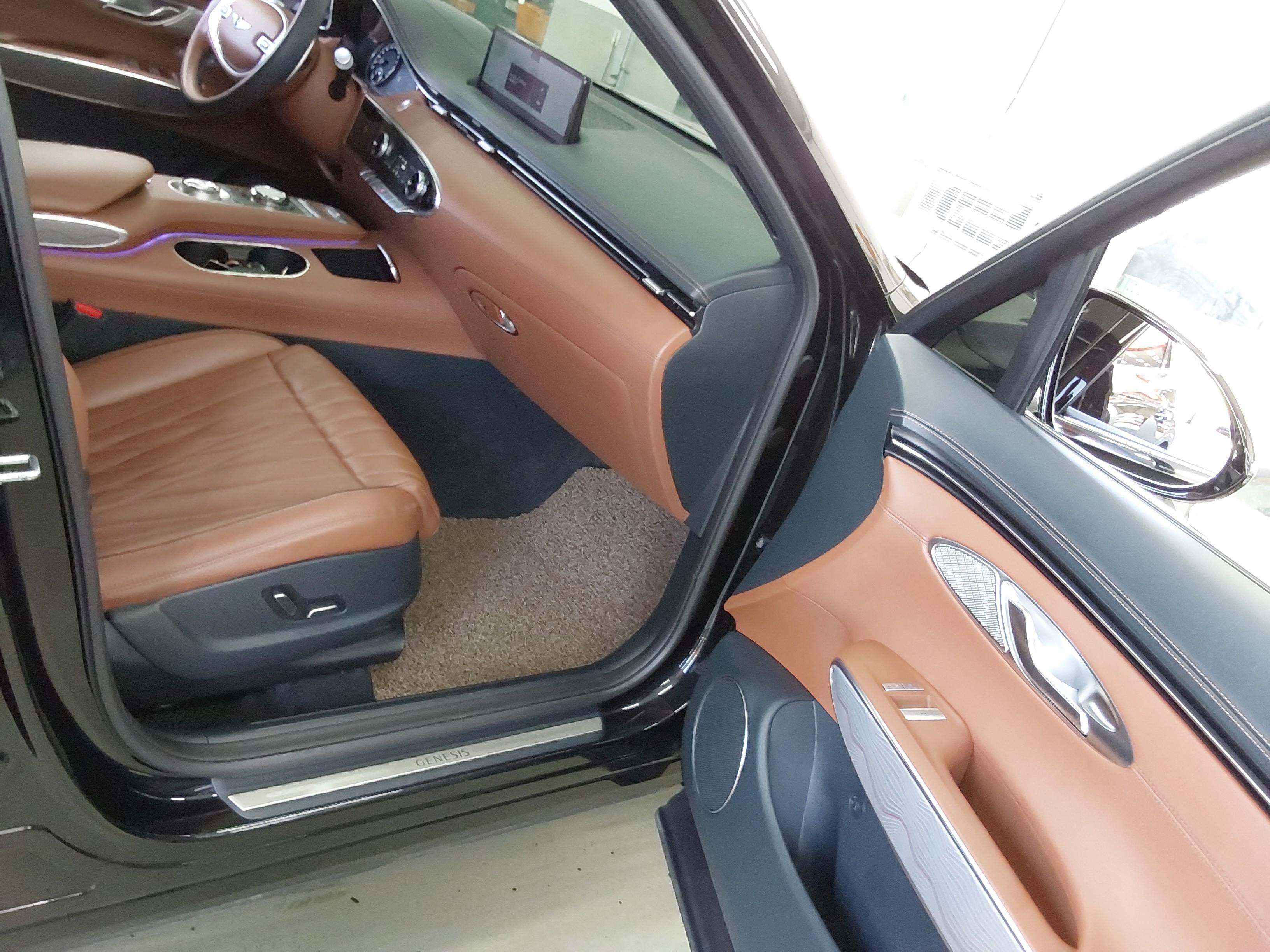 جينيسيس GV70 2023 - صورة 14