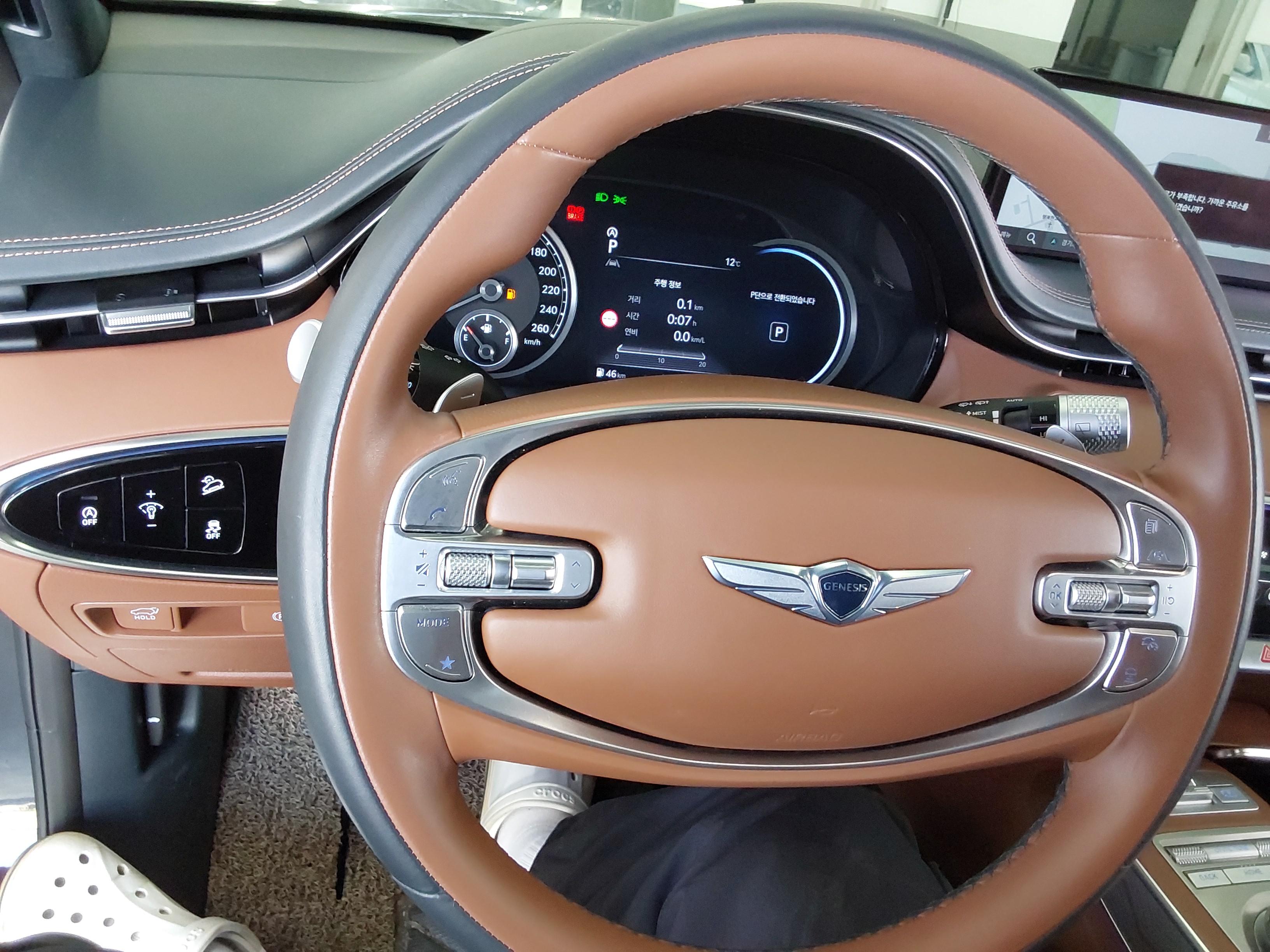 جينيسيس GV70 2023 - صورة 17