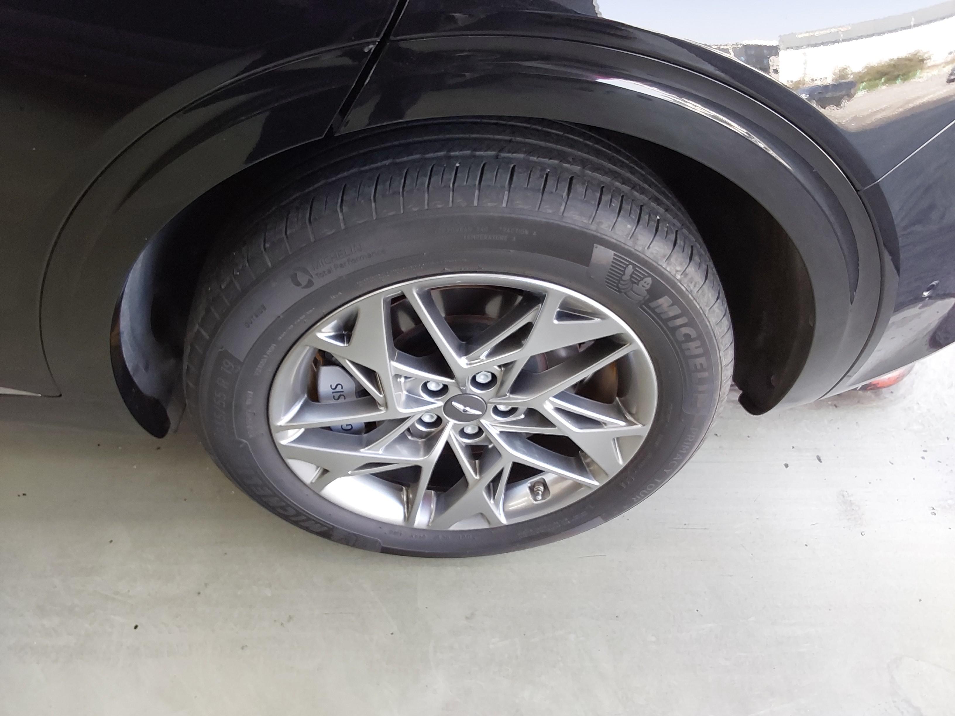 جينيسيس GV70 2023 - صورة 20