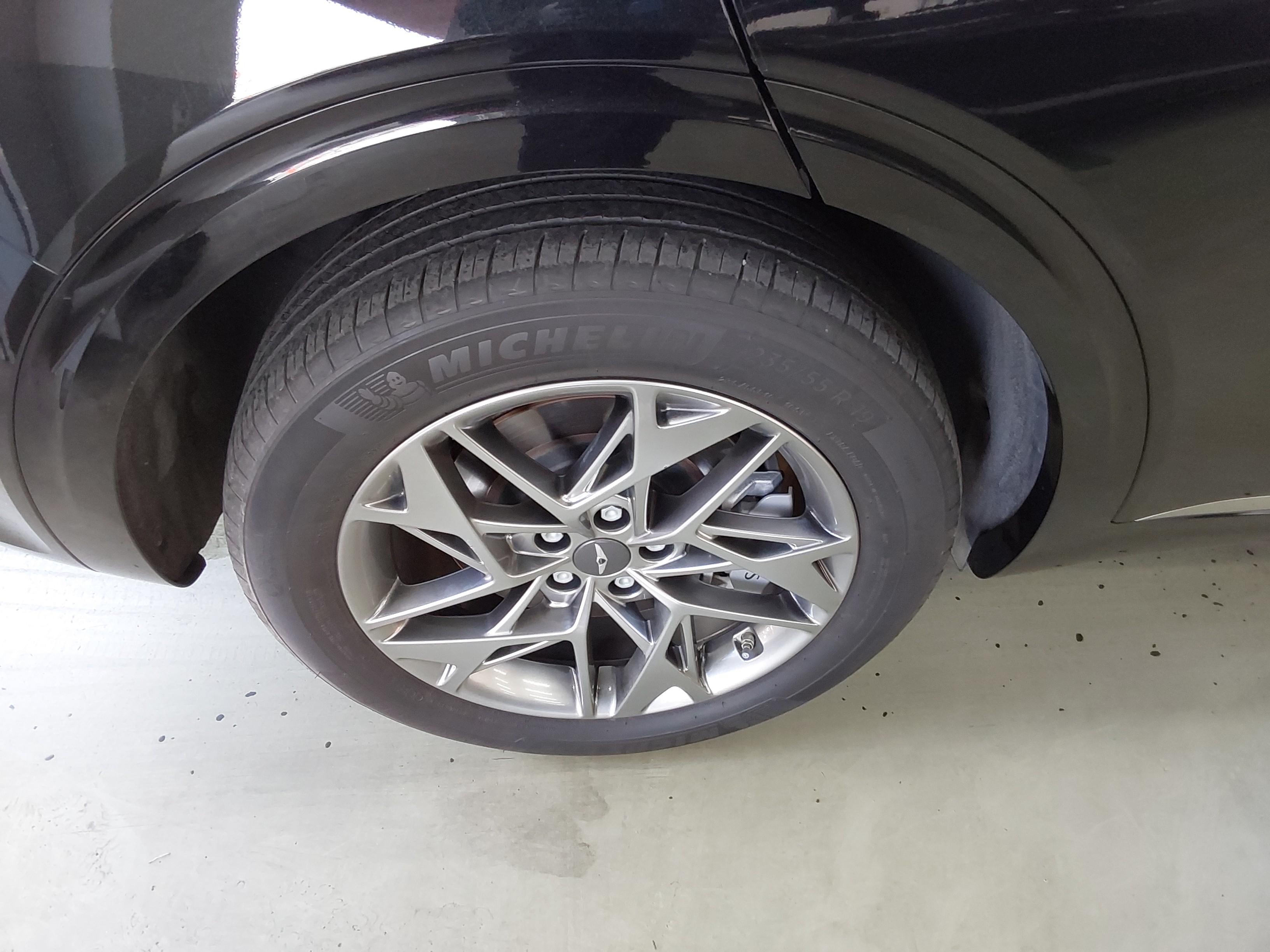 جينيسيس GV70 2023 - صورة 21