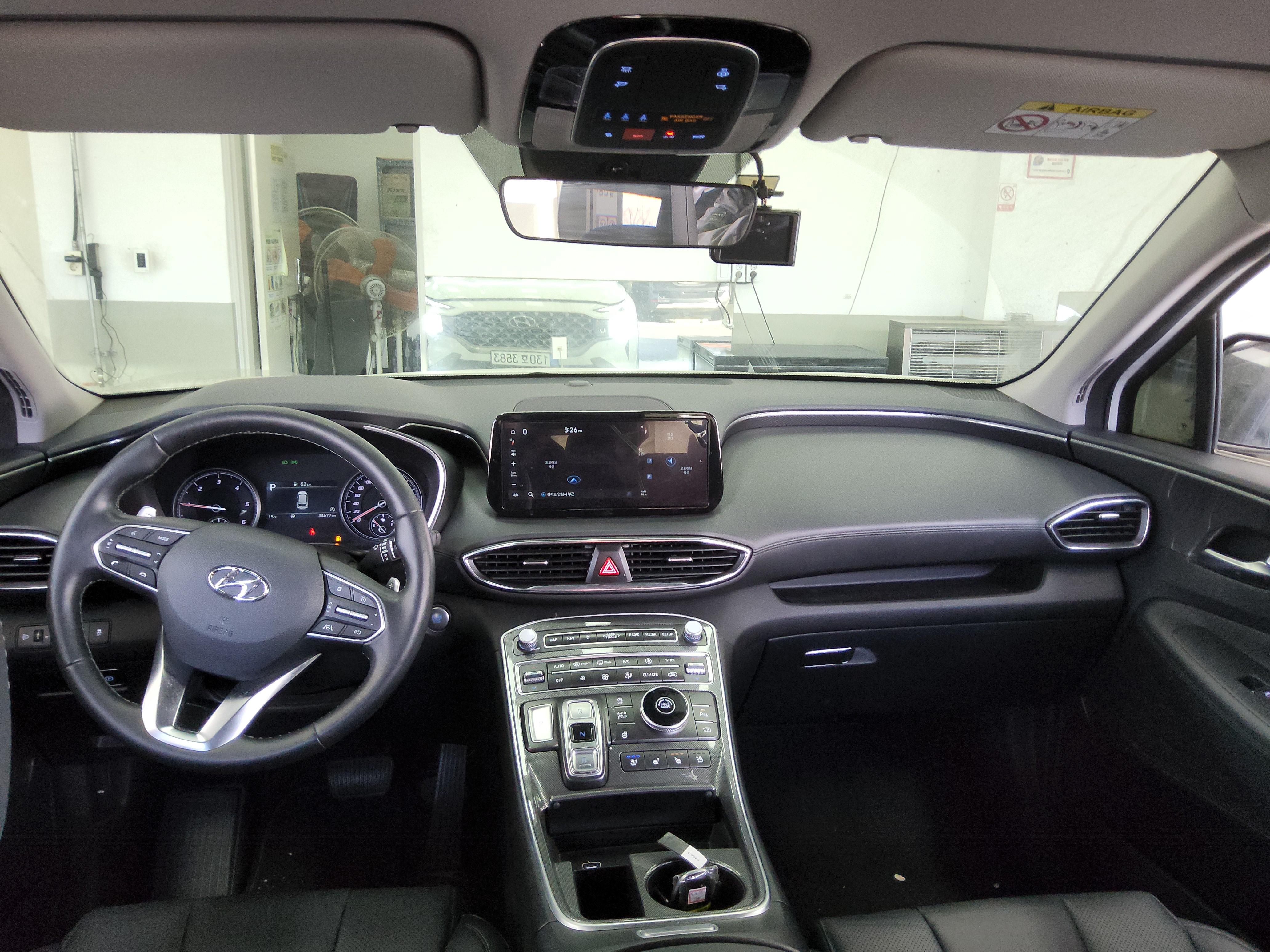 Hyundai Santa Fe 2023 - Image 10