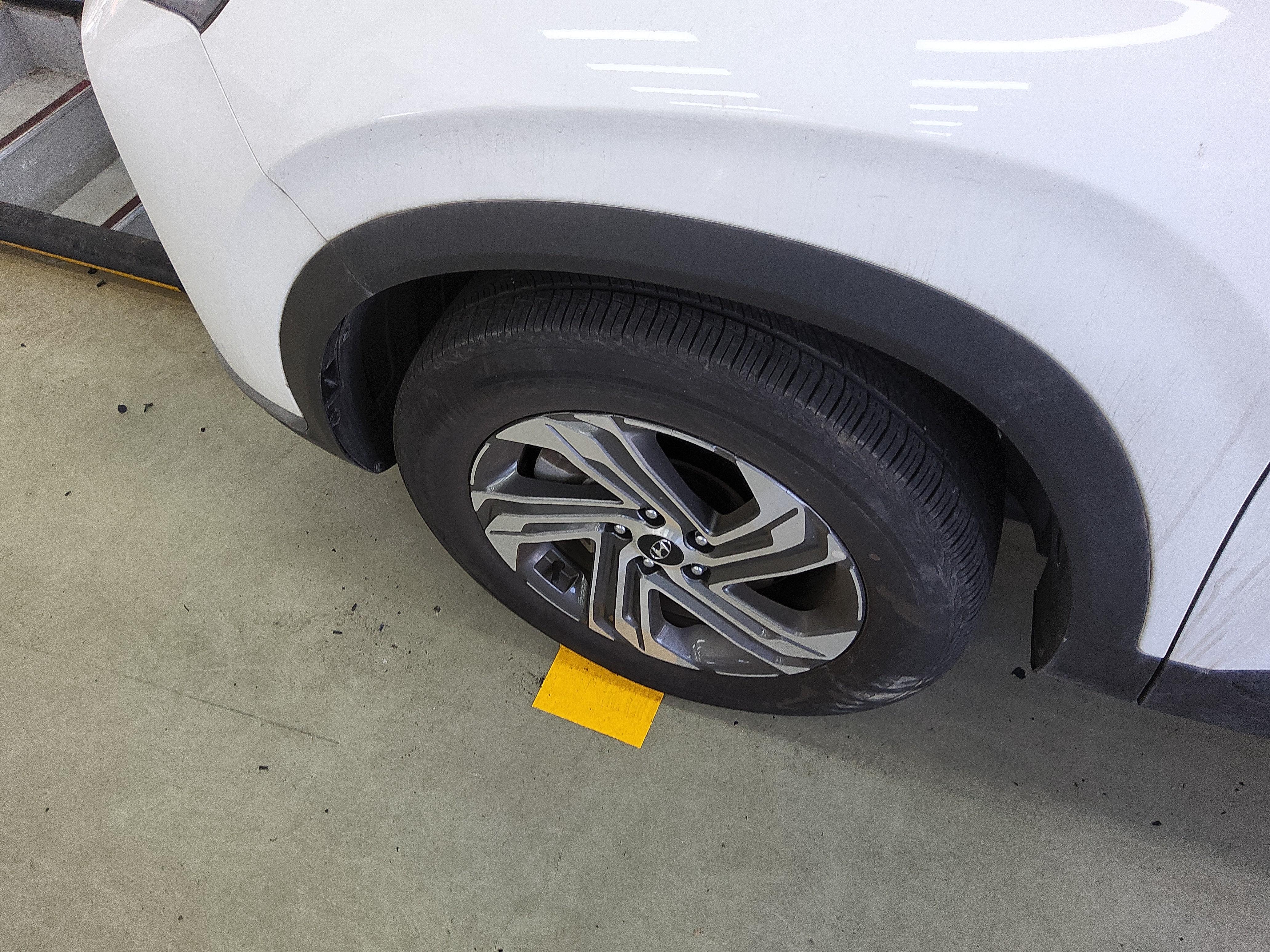 Hyundai Santa Fe 2023 - Image 18