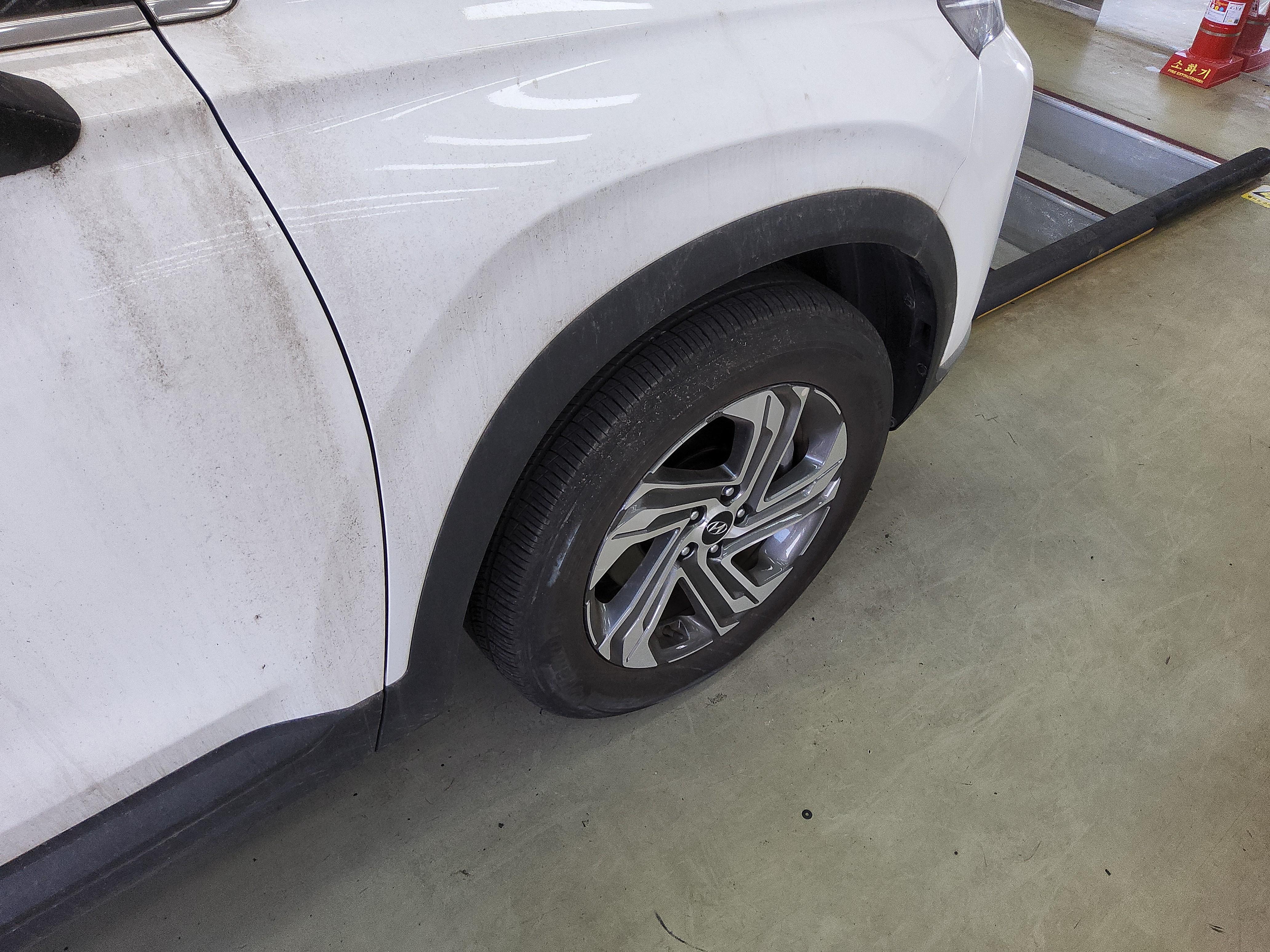 Hyundai Santa Fe 2023 - Image 21