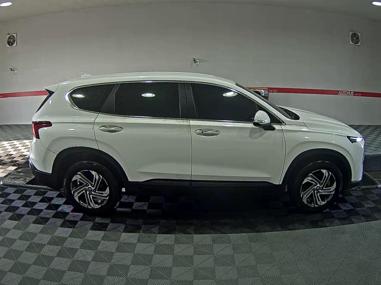 Hyundai Santa Fe 2023 - Image 3