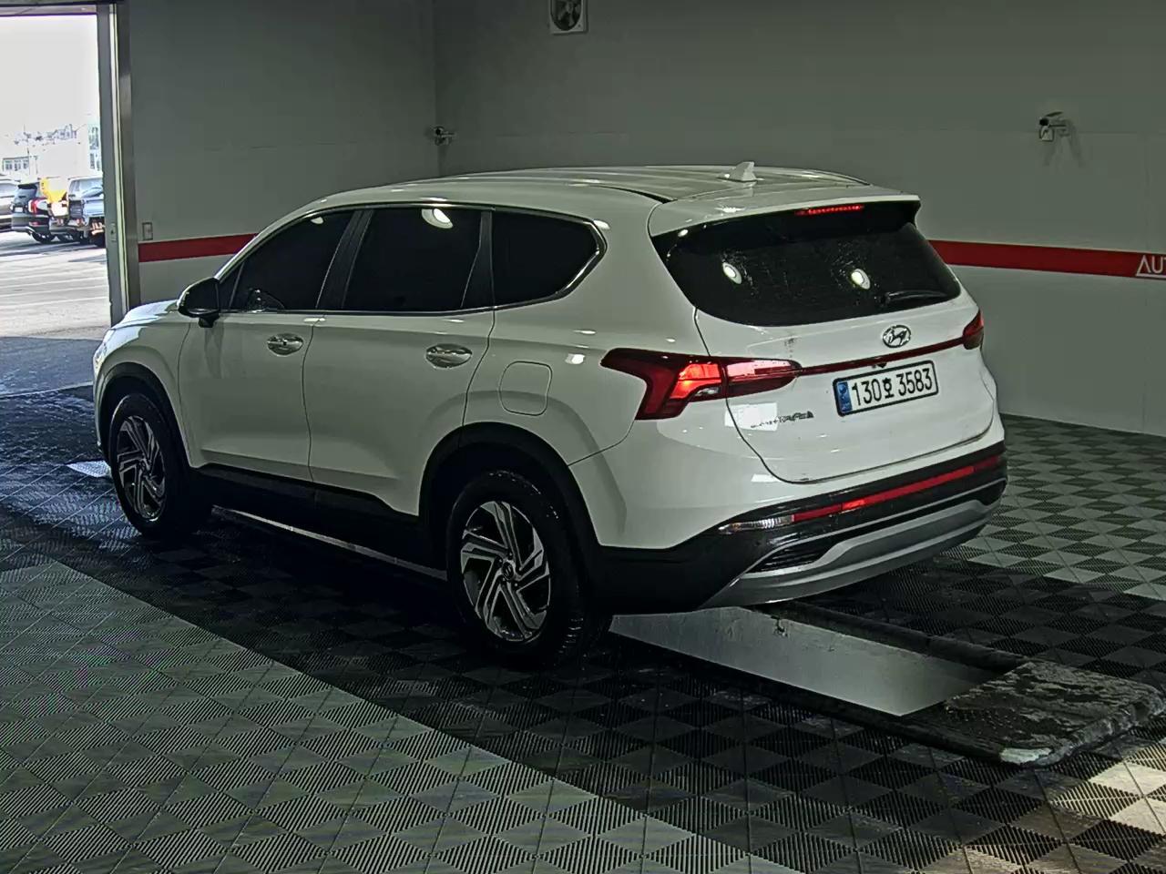 Hyundai Santa Fe 2023 - Image 5