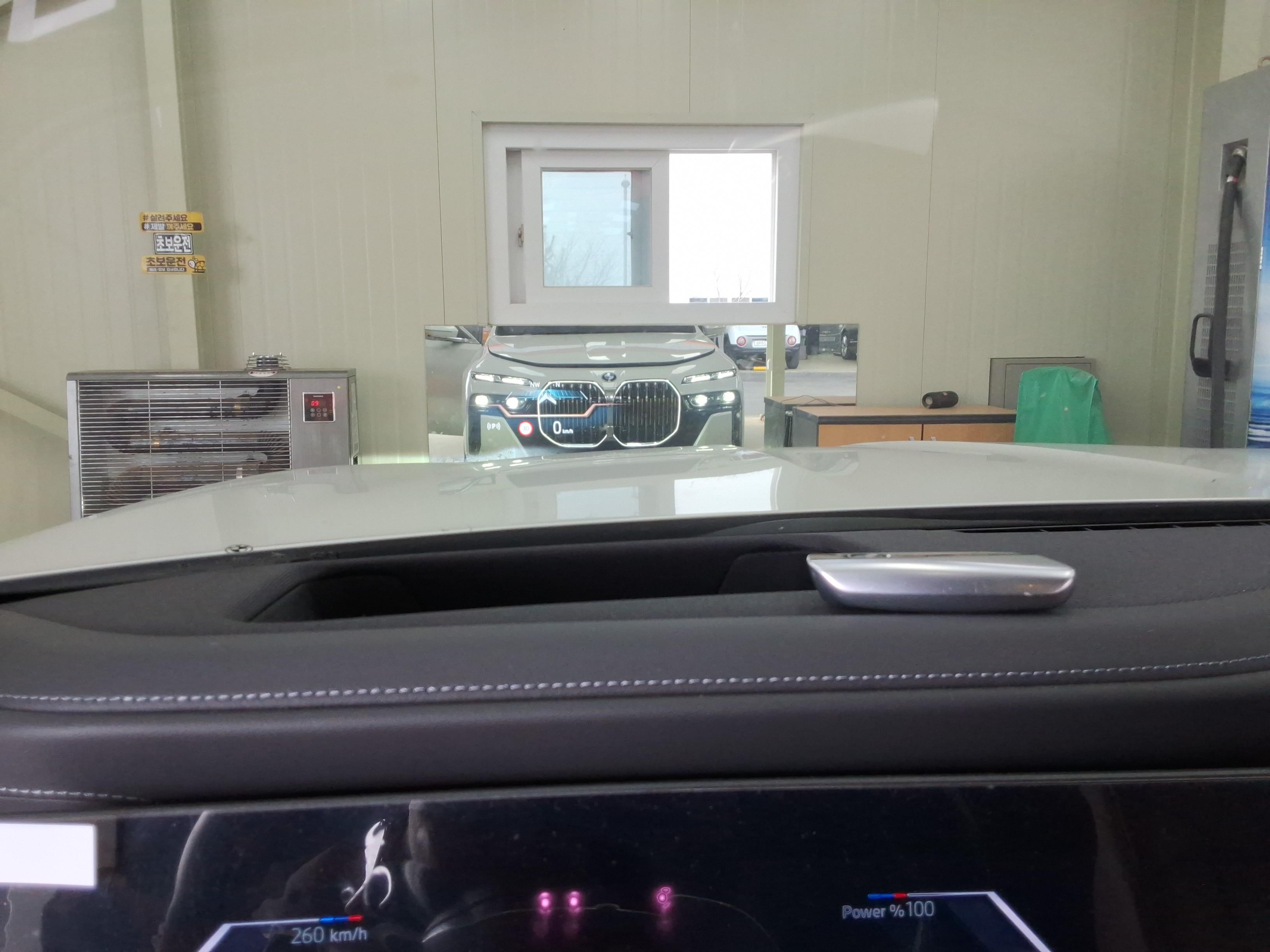 BMW 7 Series 2024 - Image 17