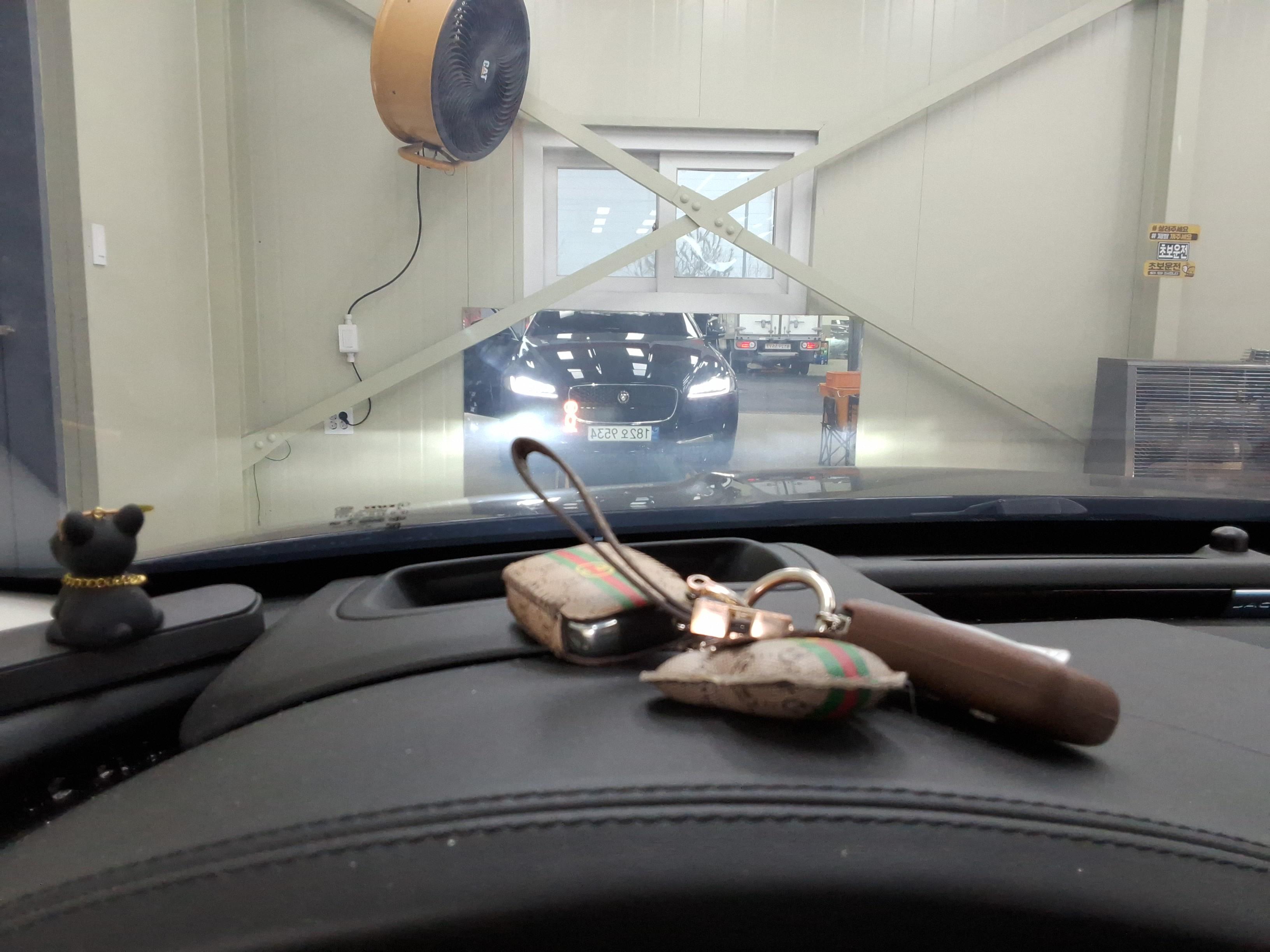 Jaguar Jaguar 2018 - Image 16