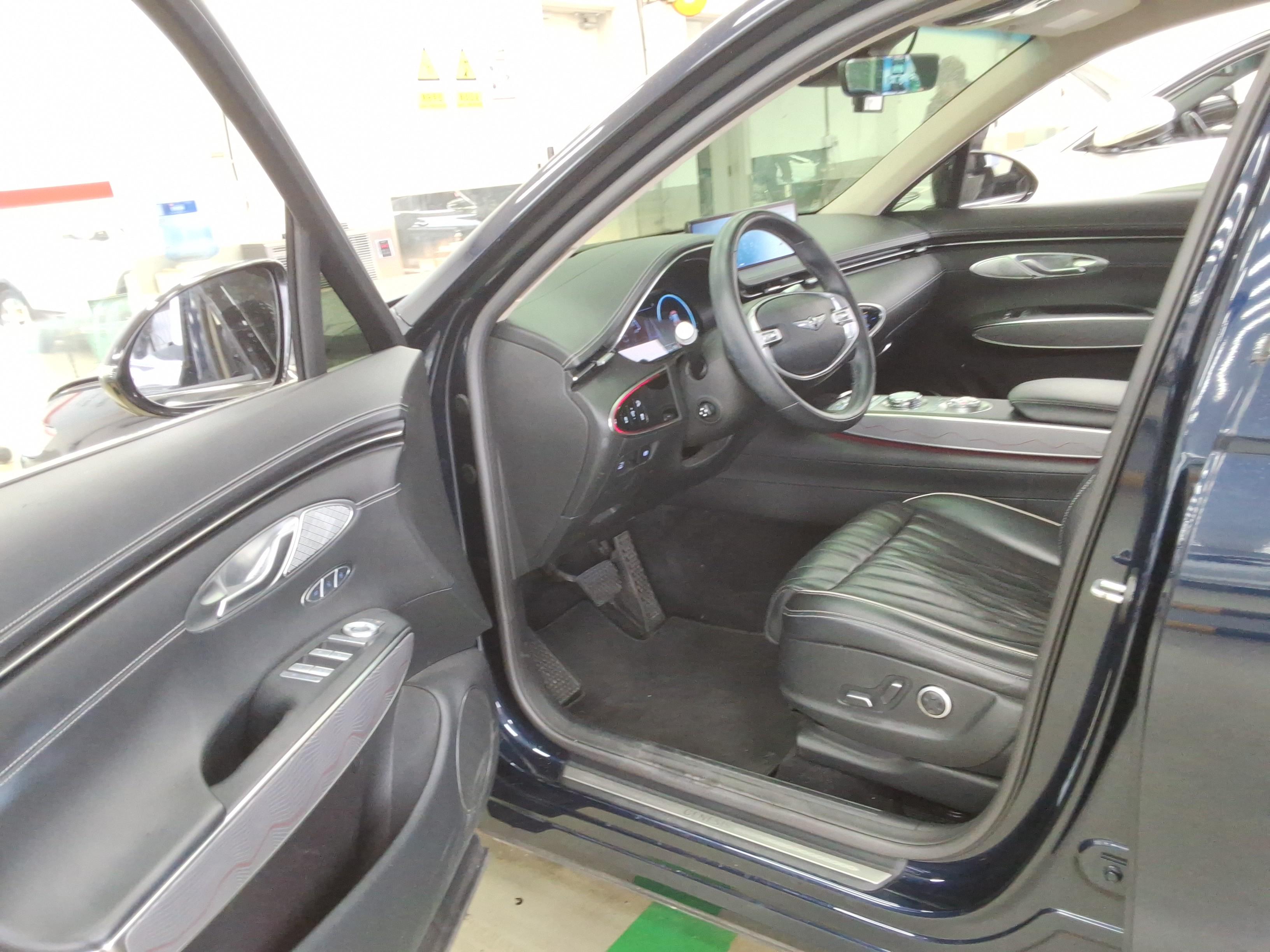 جينيسيس GV70 2021 - صورة 10