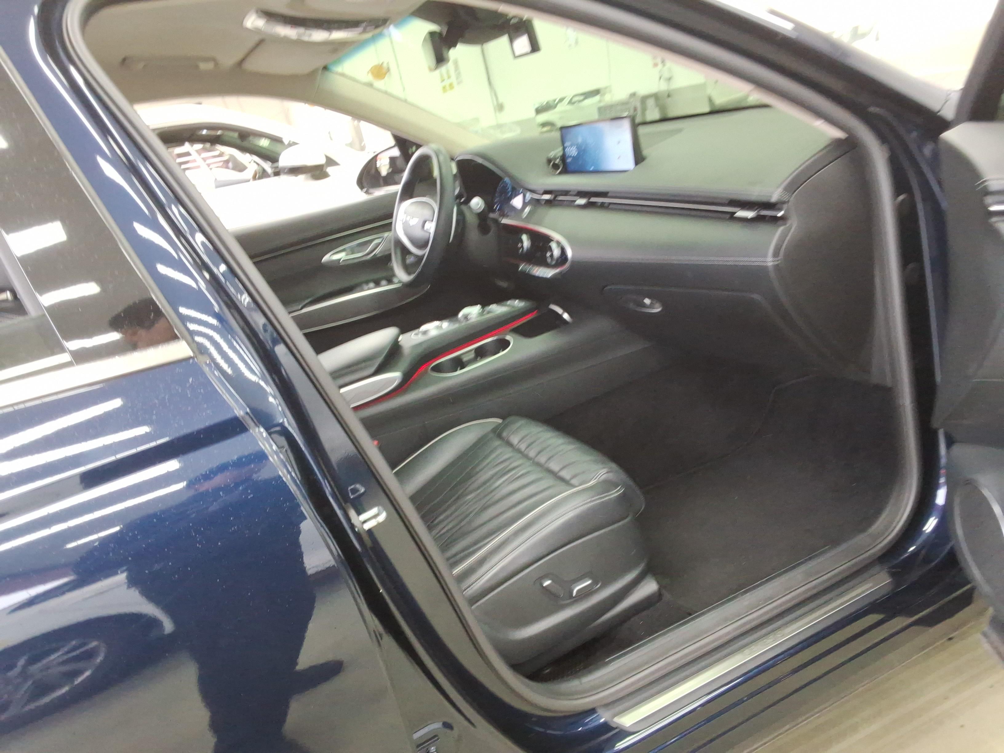 جينيسيس GV70 2021 - صورة 14