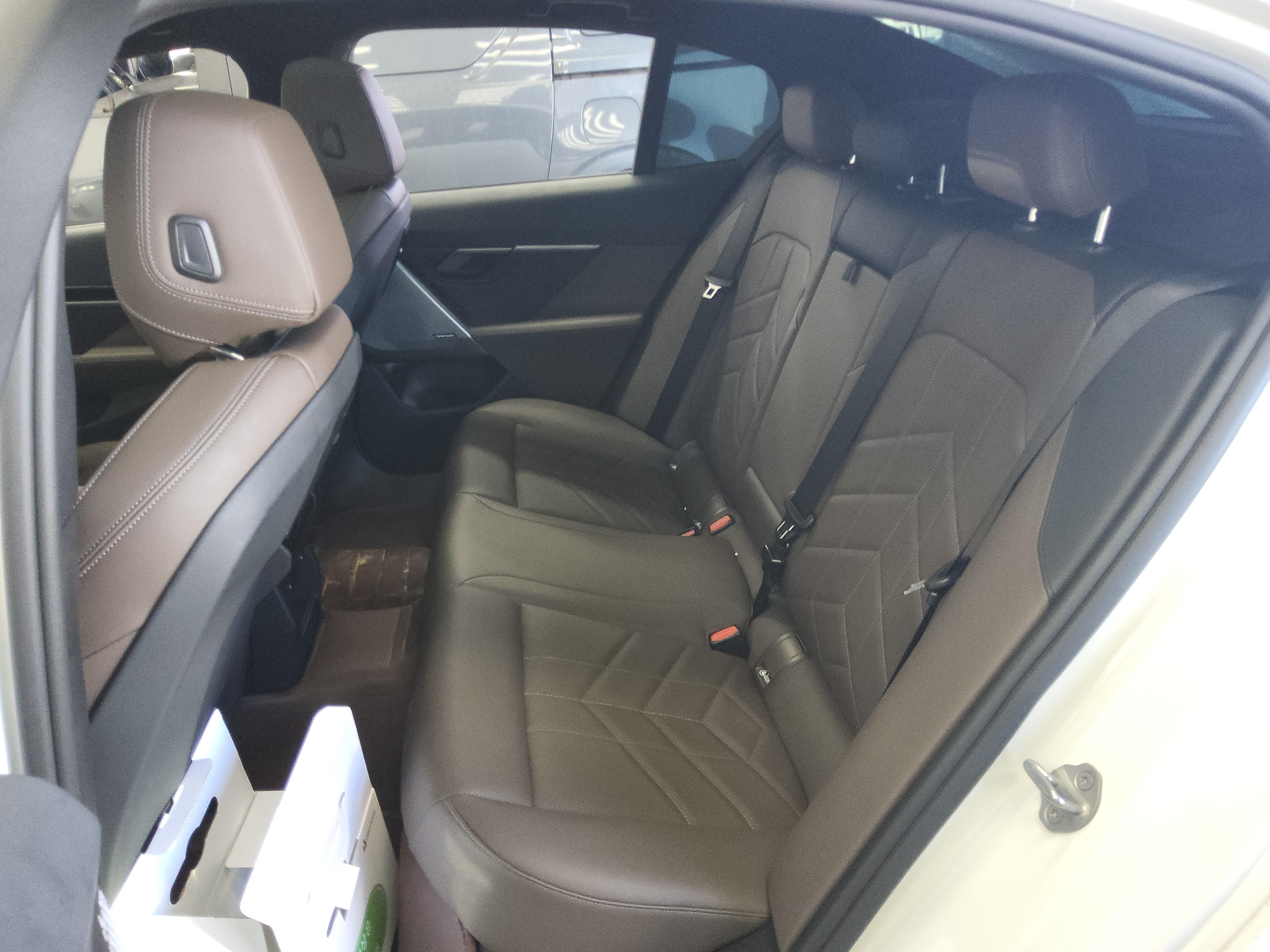 بي إم دبليو الفئة 5 2024 - صورة 11