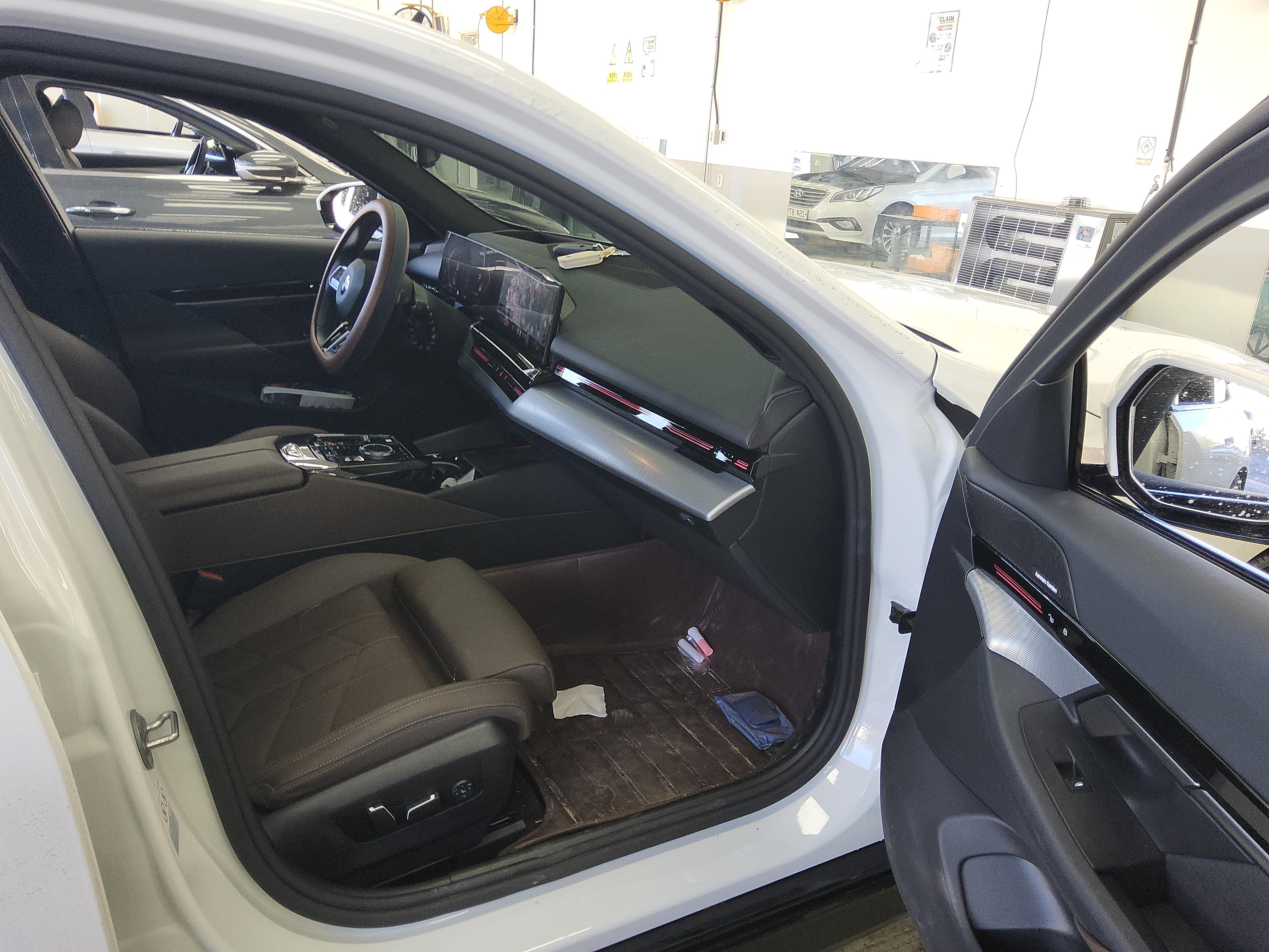 بي إم دبليو الفئة 5 2024 - صورة 14