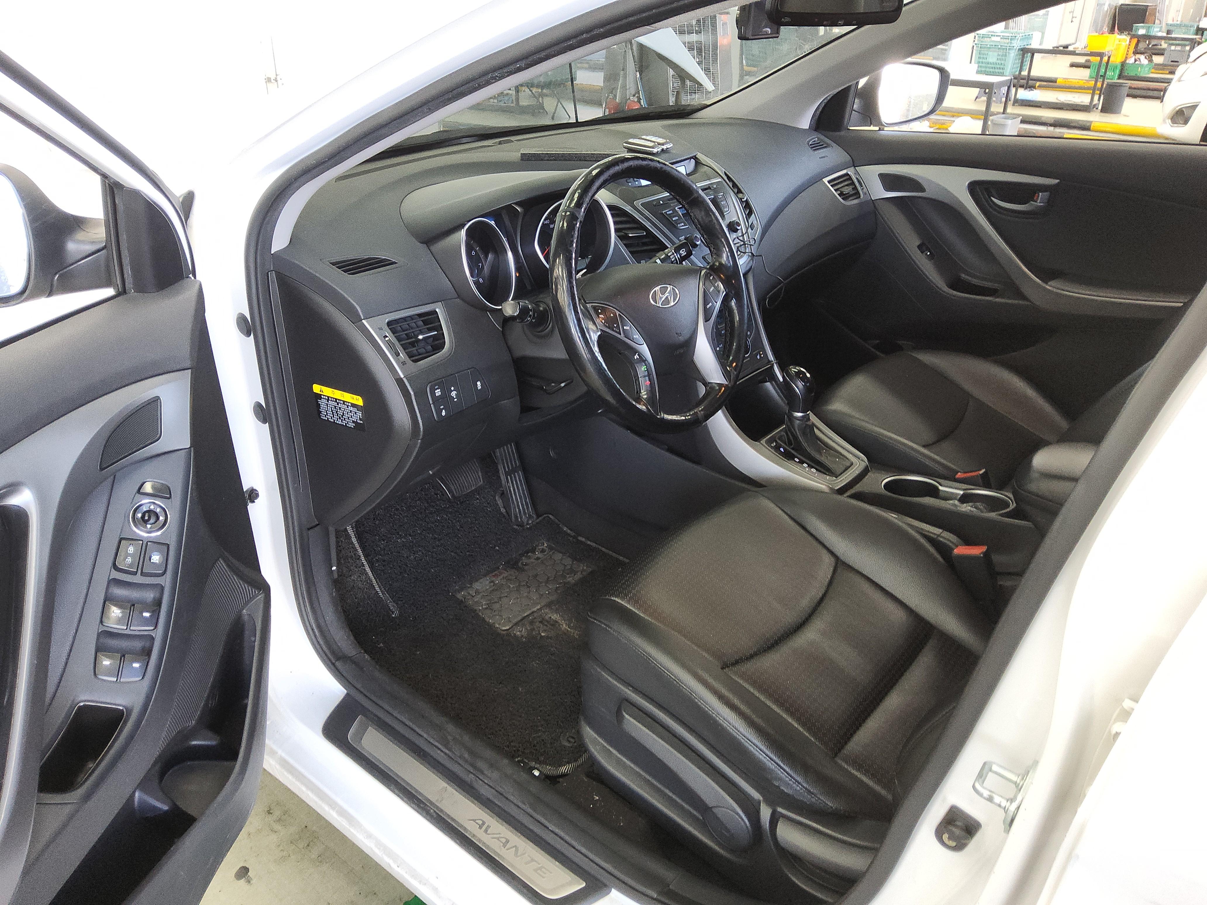 현대자동차 아반떼 2015 - 이미지 10