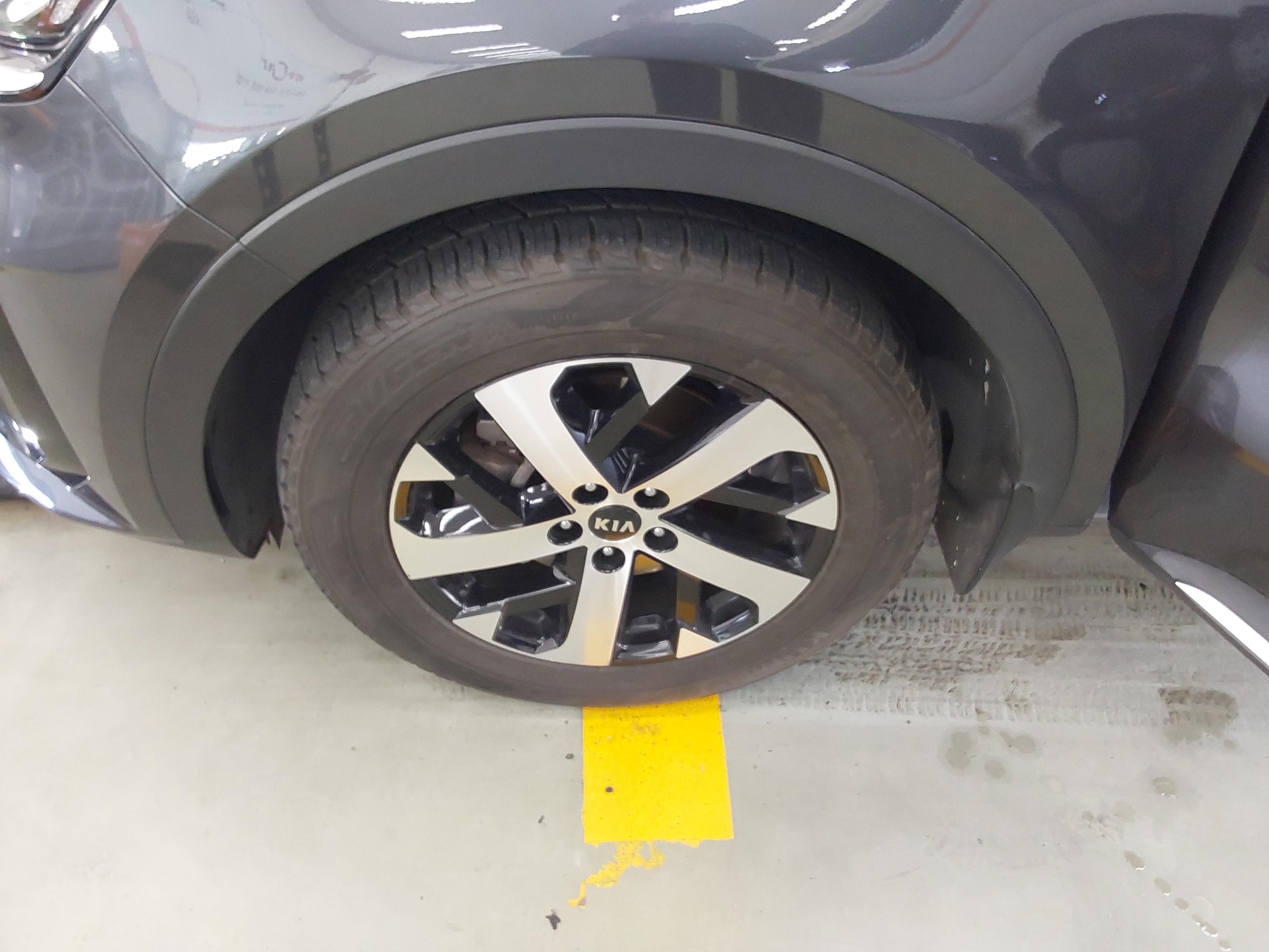 كيا سورينتو 2021 - صورة 20